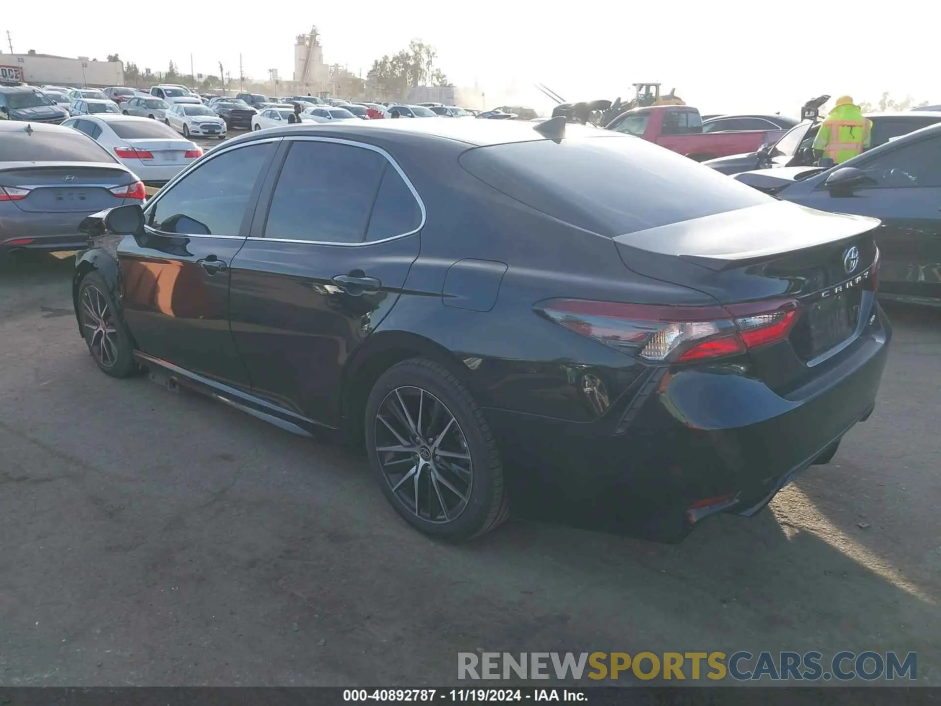 3 Фотография поврежденного автомобиля 4T1G11AK1RU189261 TOYOTA CAMRY 2024