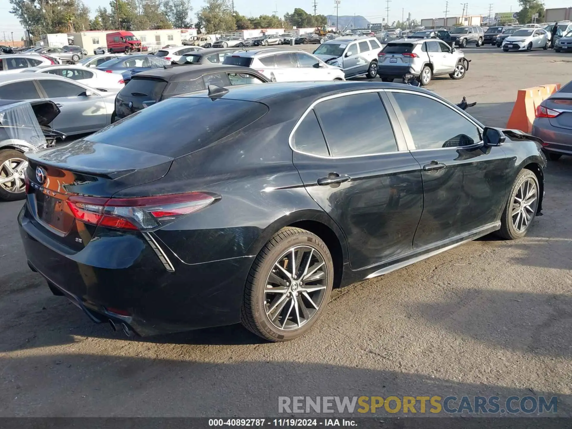 4 Фотография поврежденного автомобиля 4T1G11AK1RU189261 TOYOTA CAMRY 2024