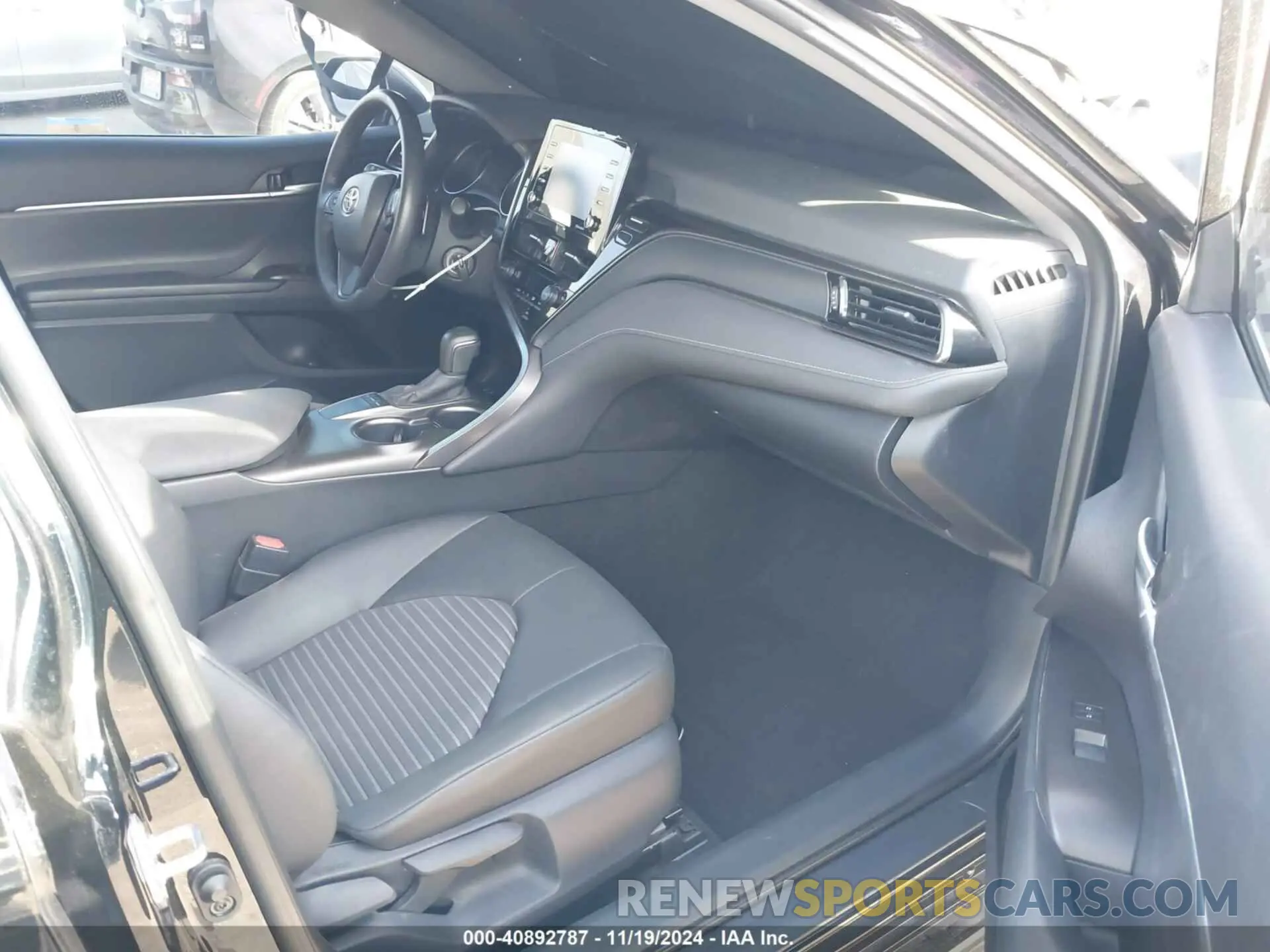 5 Фотография поврежденного автомобиля 4T1G11AK1RU189261 TOYOTA CAMRY 2024