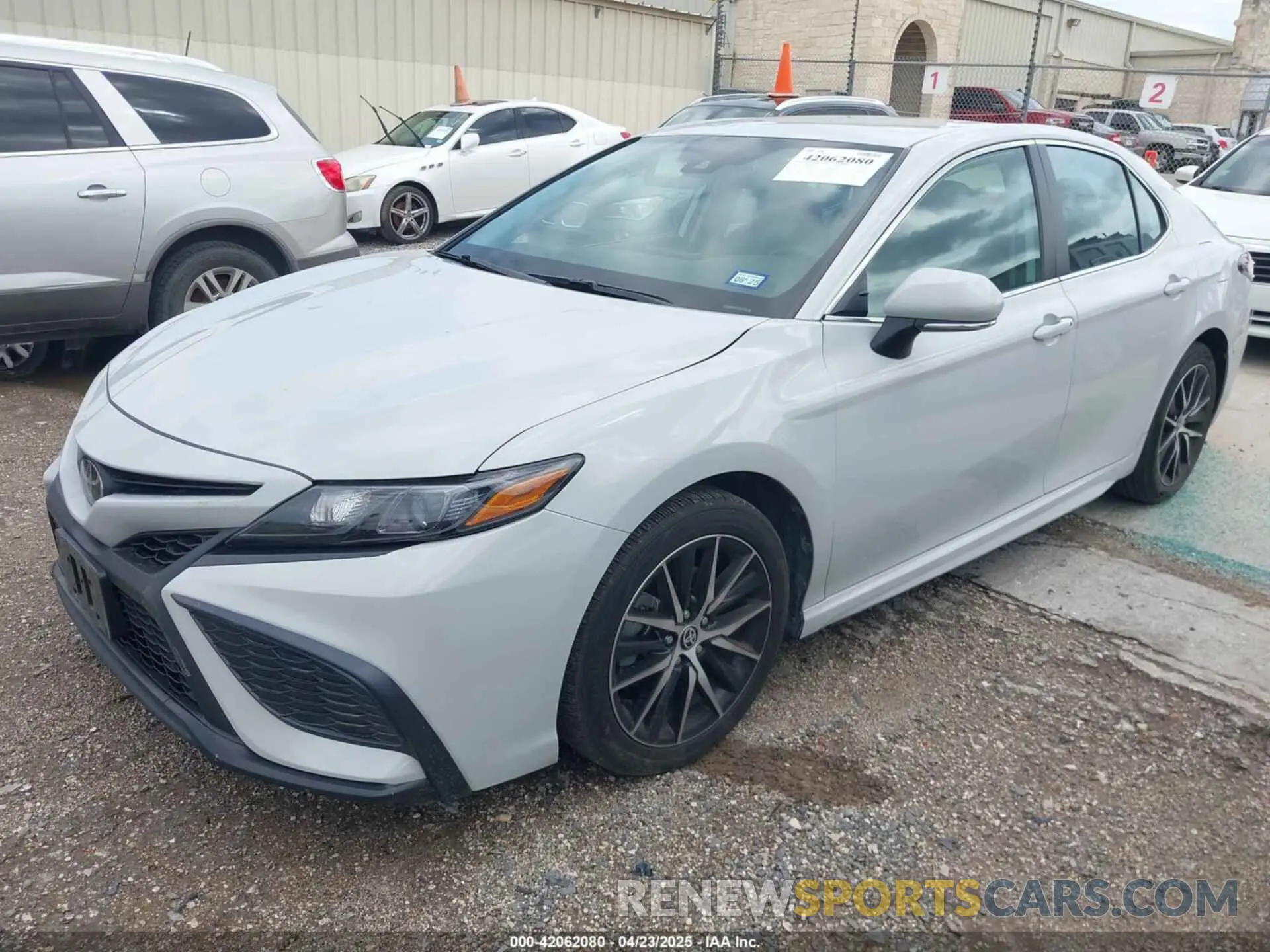 2 Фотография поврежденного автомобиля 4T1G11AK1RU212408 TOYOTA CAMRY 2024