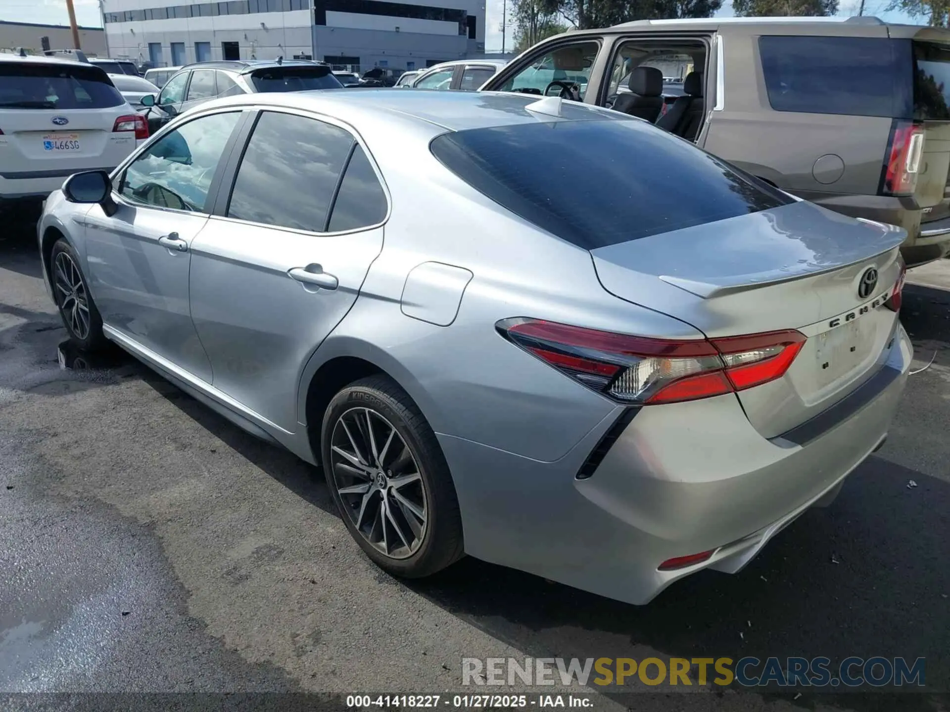 3 Фотография поврежденного автомобиля 4T1G11AK1RU847354 TOYOTA CAMRY 2024