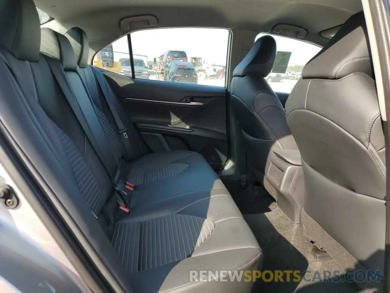 11 Фотография поврежденного автомобиля 4T1G11AK2RU860744 TOYOTA CAMRY 2024