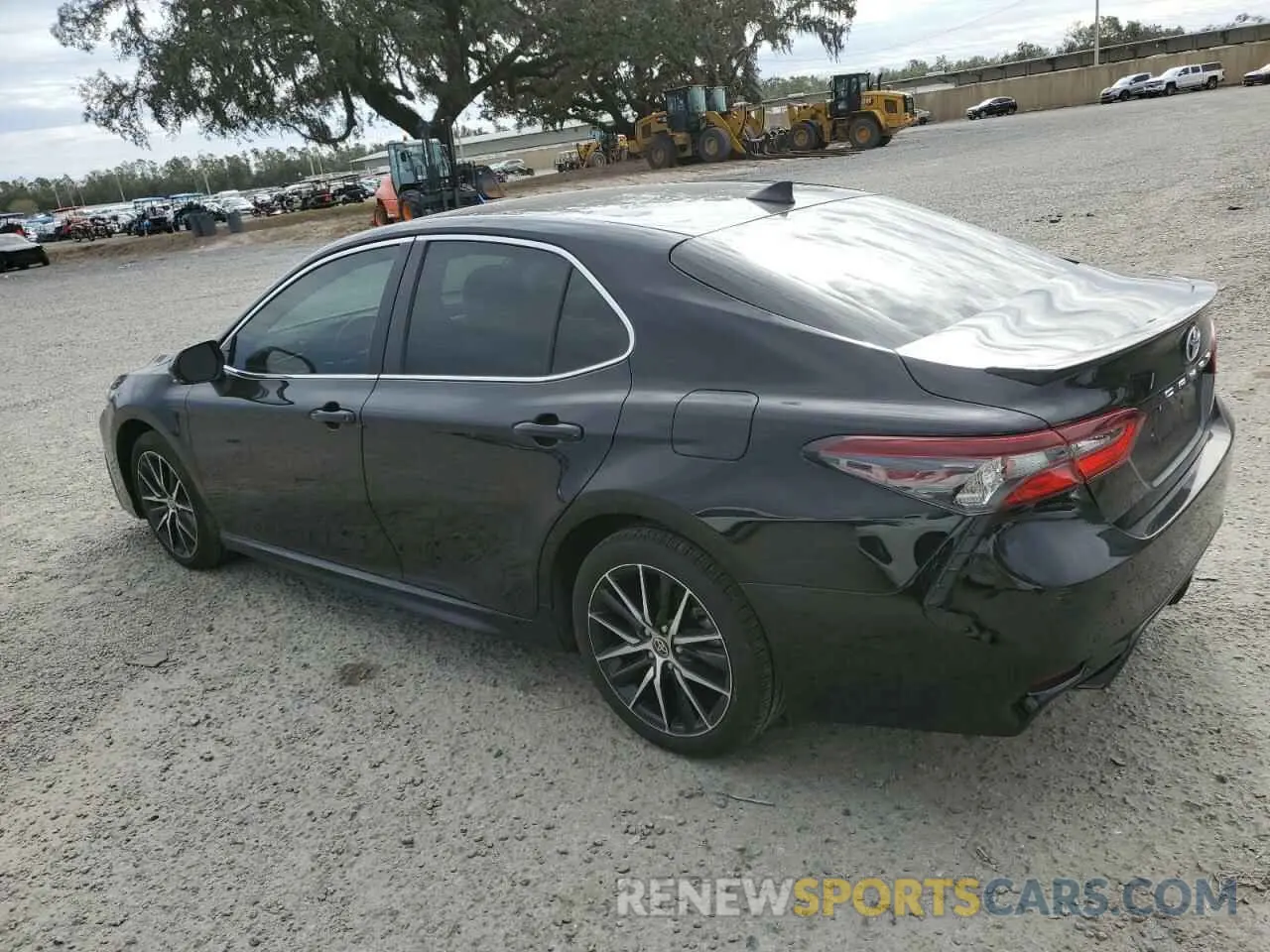 2 Фотография поврежденного автомобиля 4T1G11AK2RU880007 TOYOTA CAMRY 2024