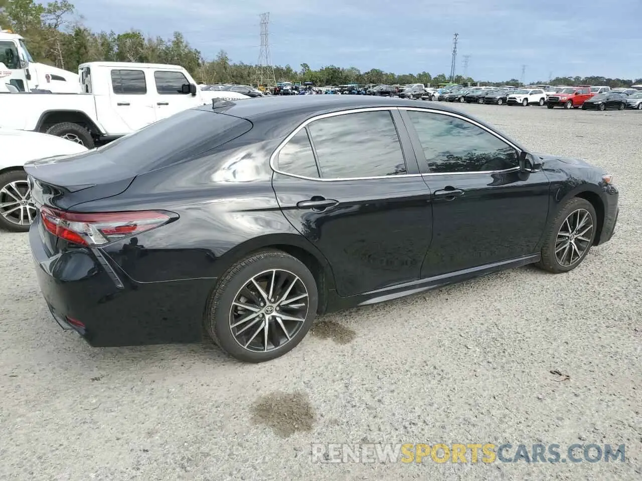 3 Фотография поврежденного автомобиля 4T1G11AK2RU880007 TOYOTA CAMRY 2024