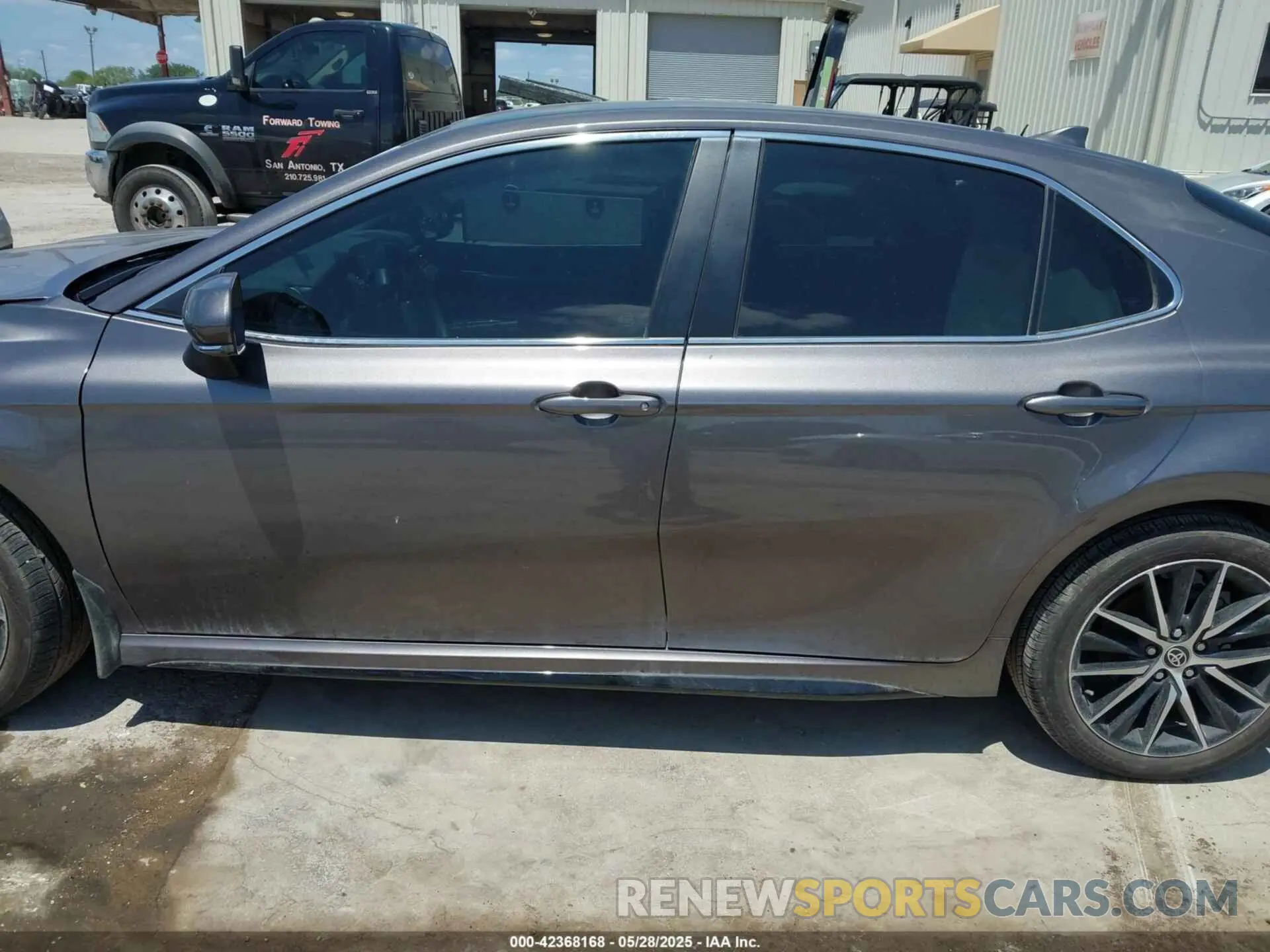 14 Фотография поврежденного автомобиля 4T1G11AK2RU885868 TOYOTA CAMRY 2024