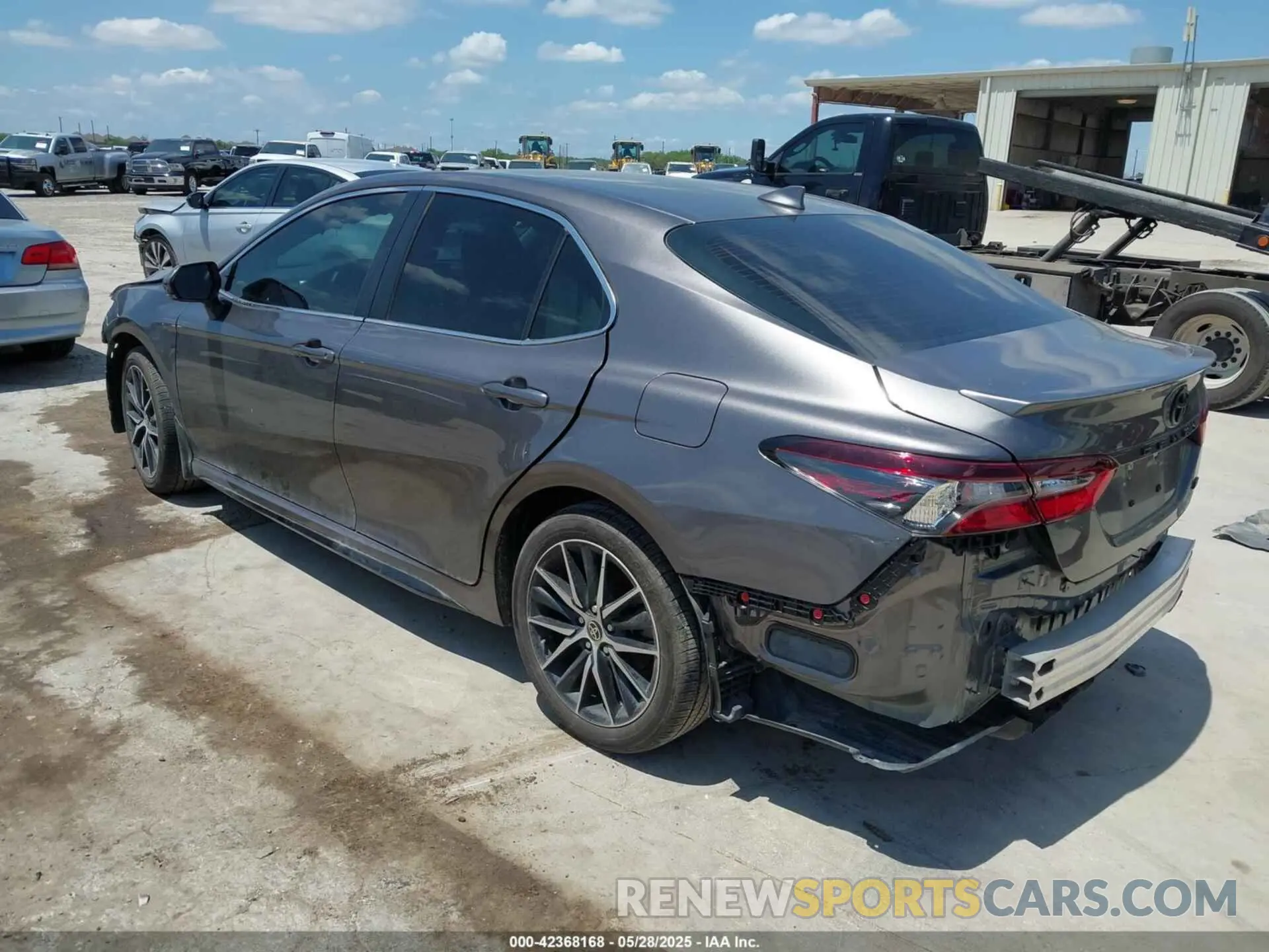3 Фотография поврежденного автомобиля 4T1G11AK2RU885868 TOYOTA CAMRY 2024