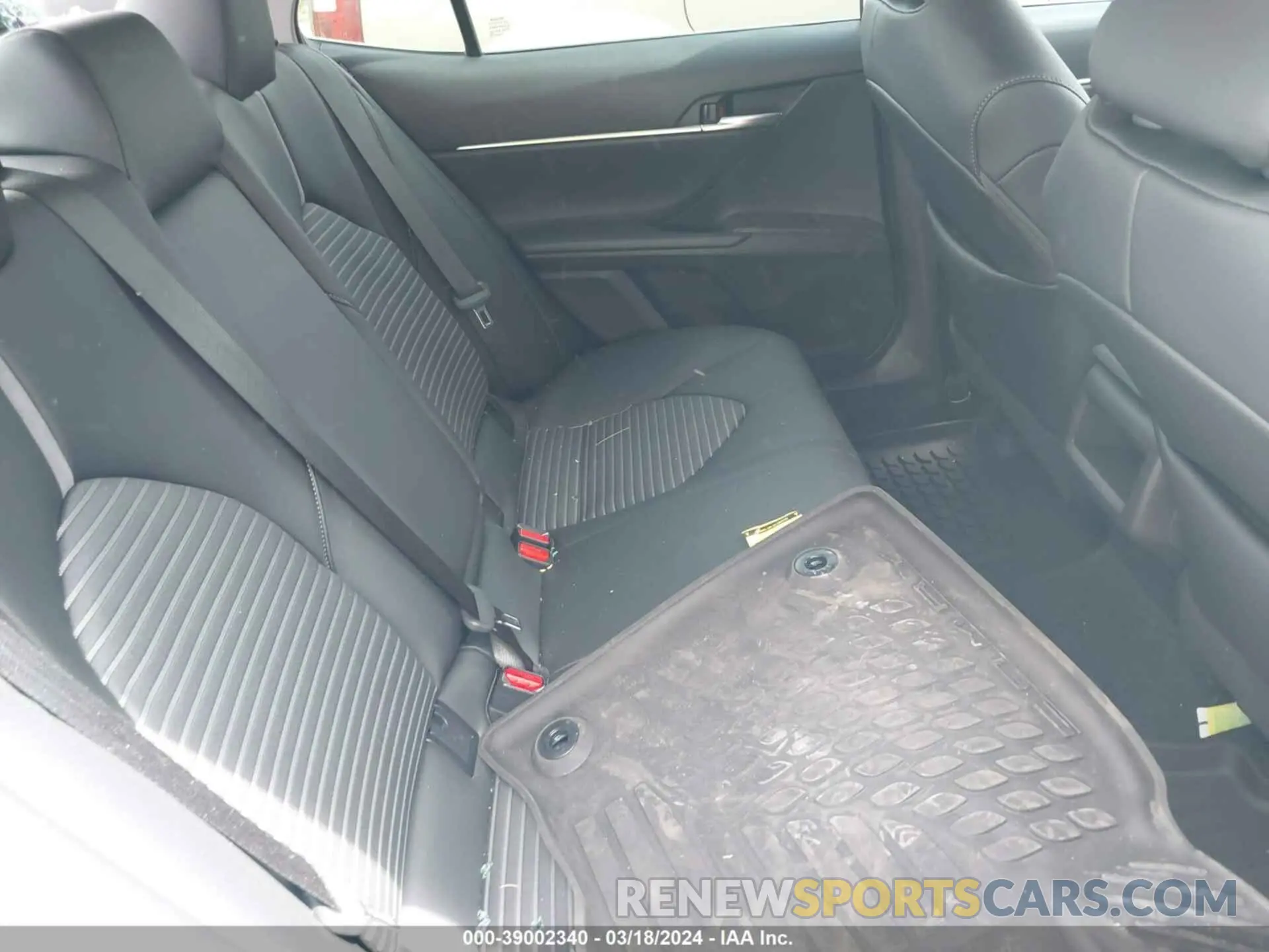 8 Фотография поврежденного автомобиля 4T1G11AK3RU200325 TOYOTA CAMRY 2024