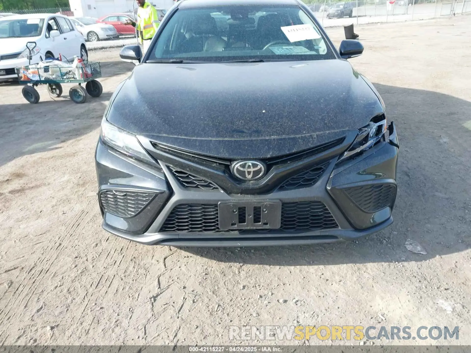 12 Фотография поврежденного автомобиля 4T1G11AK3RU259780 TOYOTA CAMRY 2024