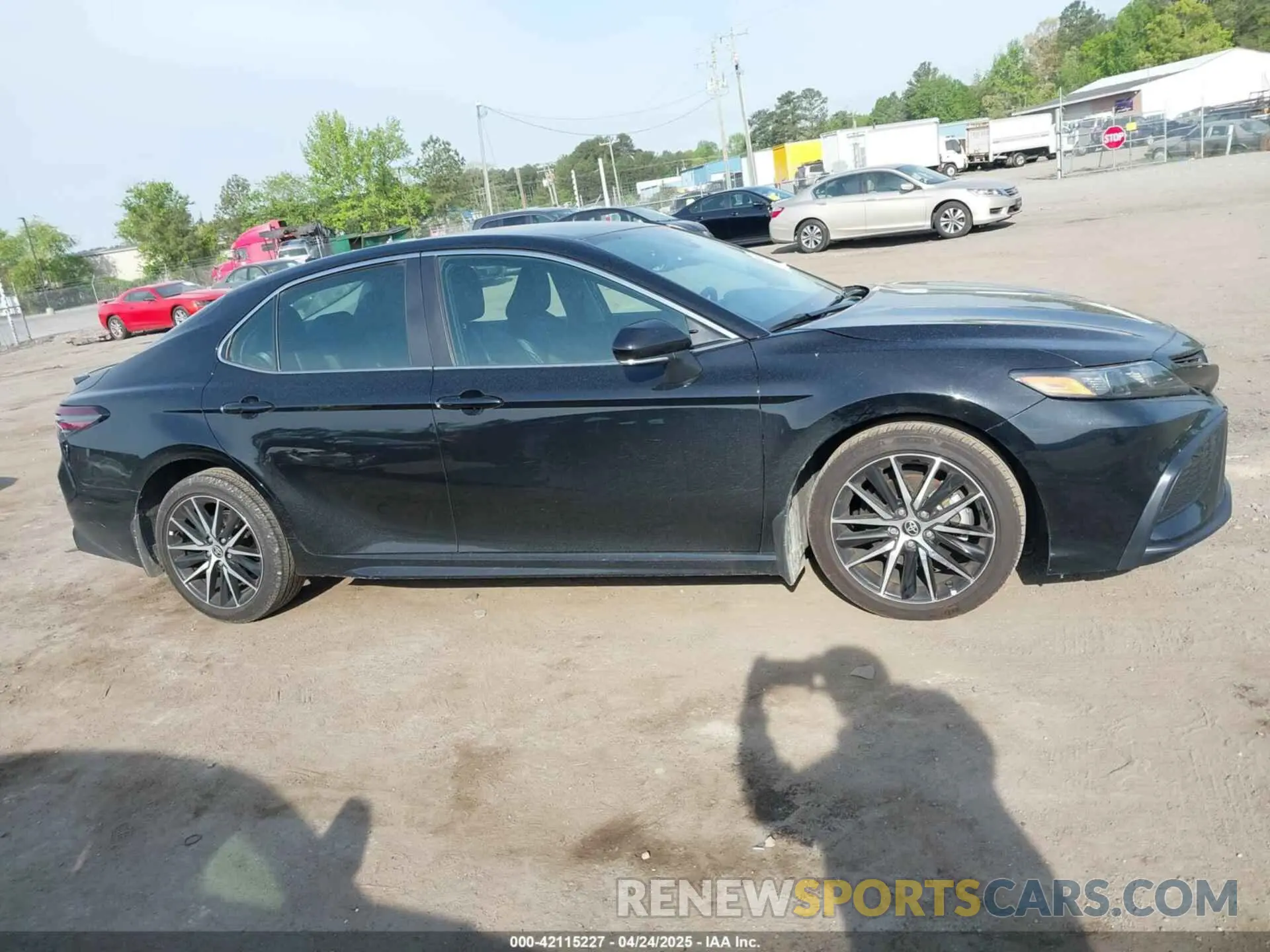 13 Фотография поврежденного автомобиля 4T1G11AK3RU259780 TOYOTA CAMRY 2024