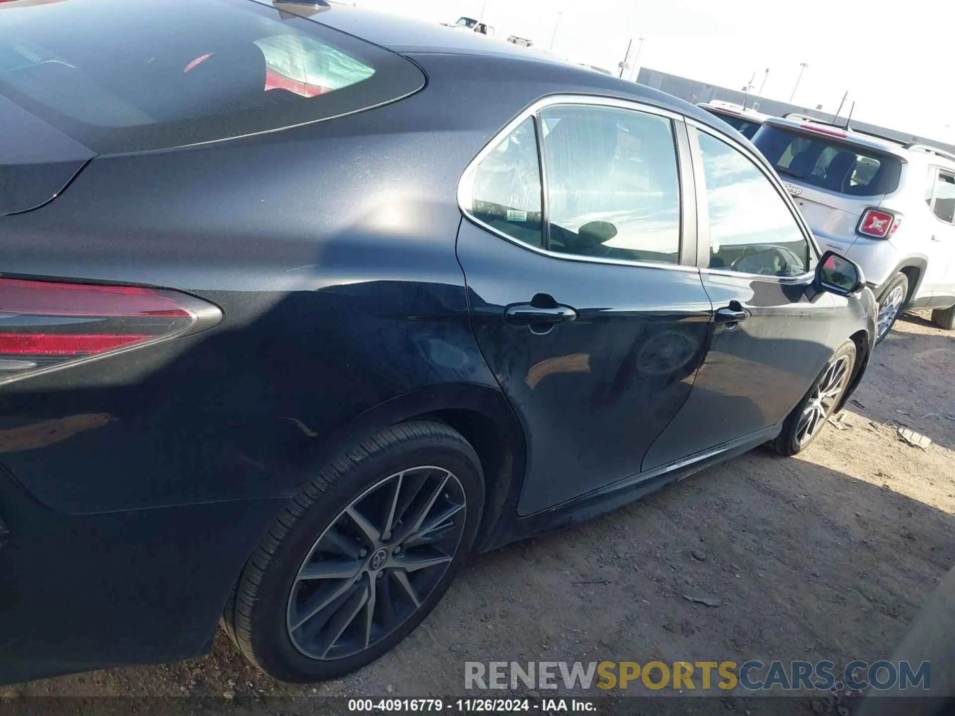 14 Фотография поврежденного автомобиля 4T1G11AK3RU890402 TOYOTA CAMRY 2024