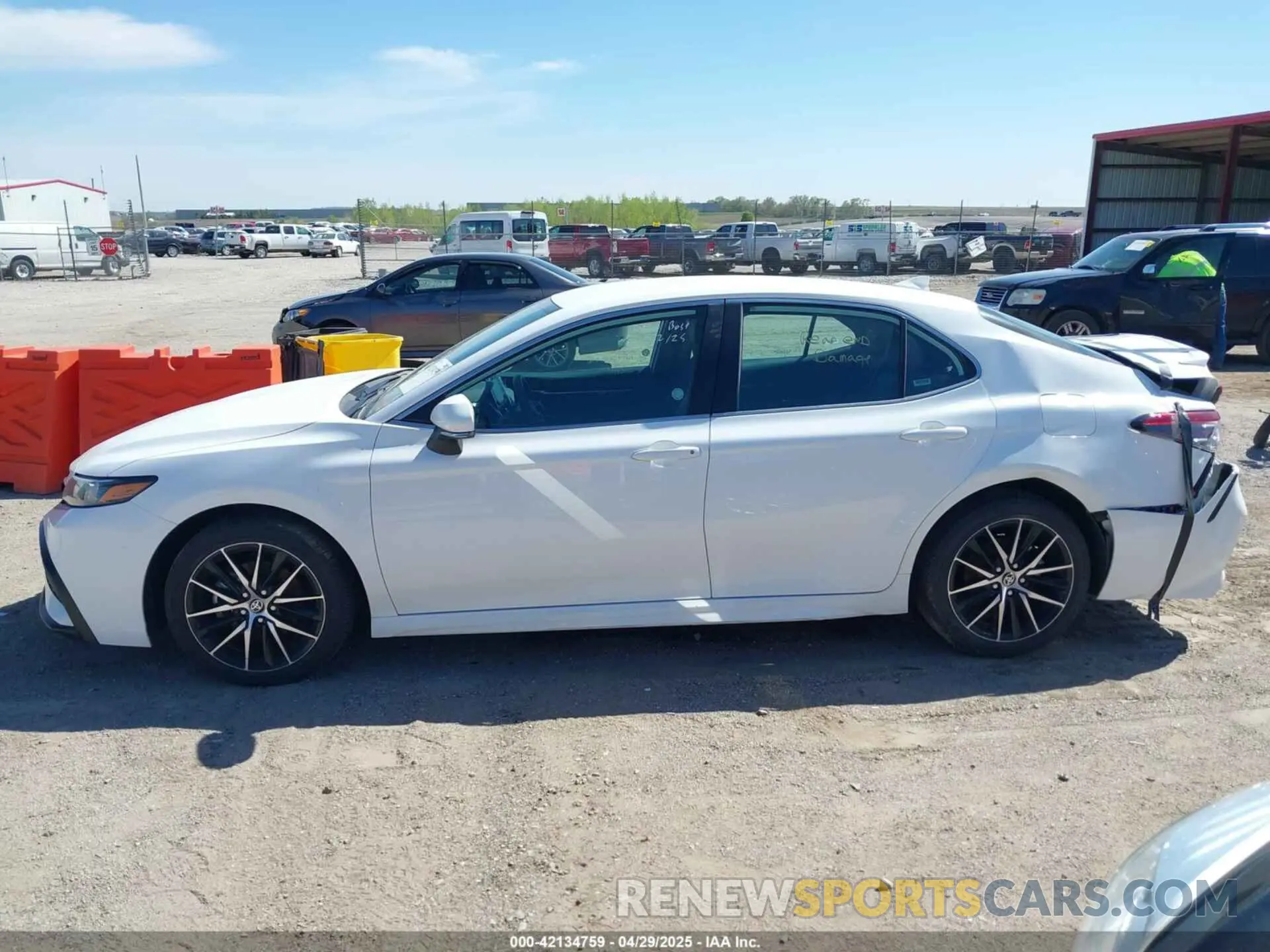 15 Фотография поврежденного автомобиля 4T1G11AK4RU247587 TOYOTA CAMRY 2024