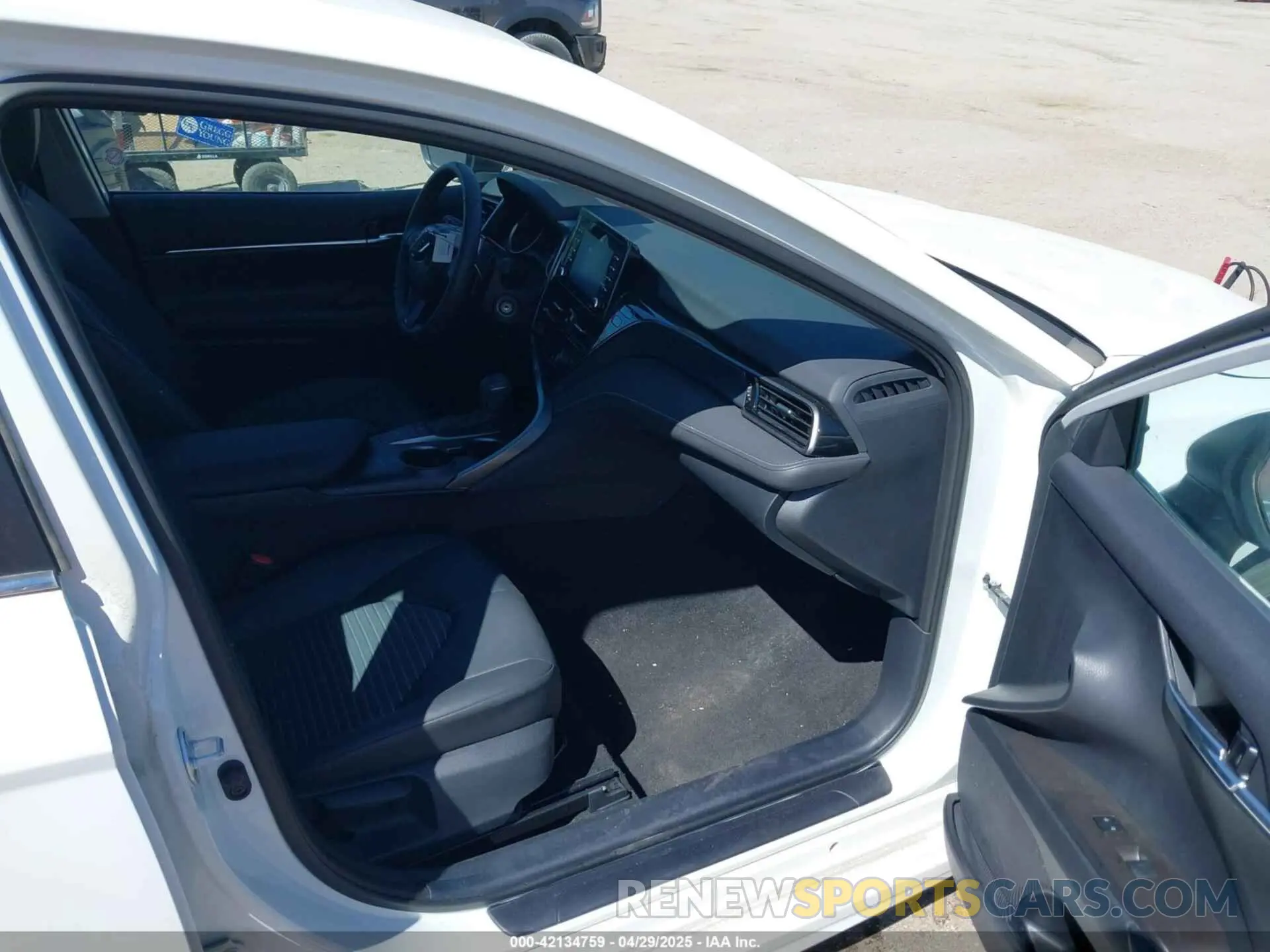 5 Фотография поврежденного автомобиля 4T1G11AK4RU247587 TOYOTA CAMRY 2024