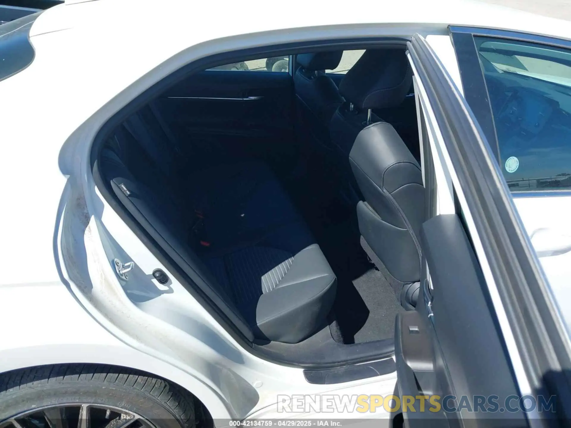 8 Фотография поврежденного автомобиля 4T1G11AK4RU247587 TOYOTA CAMRY 2024
