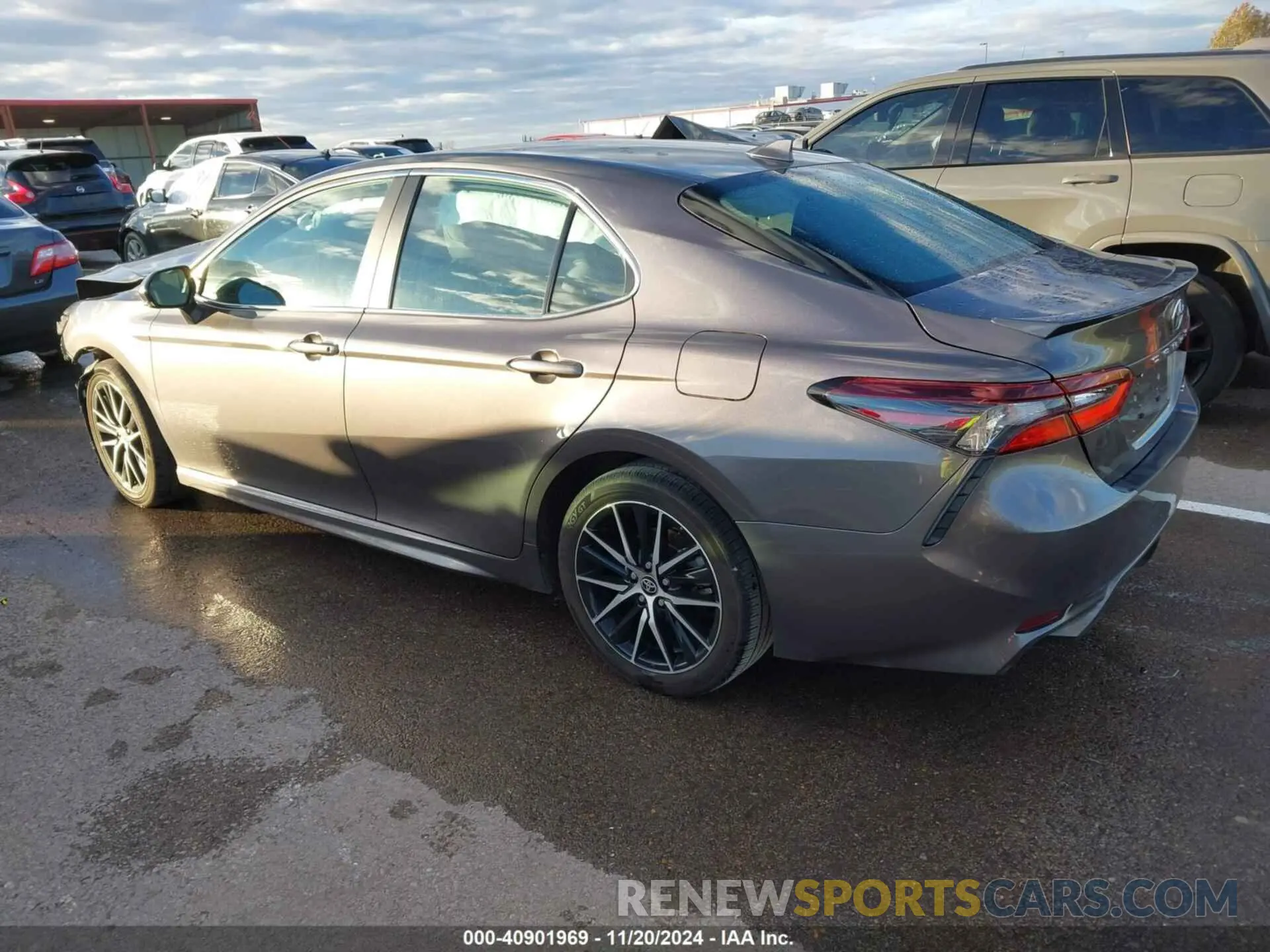 3 Фотография поврежденного автомобиля 4T1G11AK4RU898752 TOYOTA CAMRY 2024