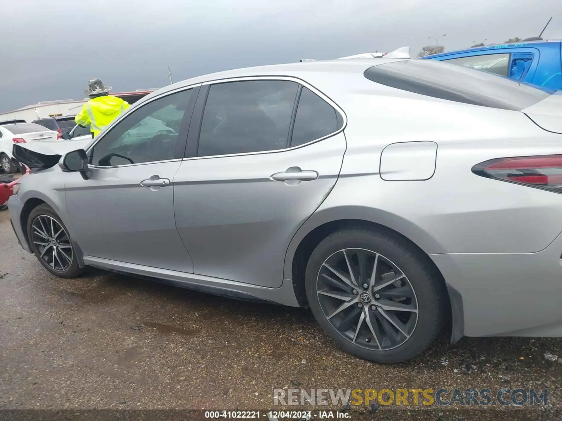 13 Фотография поврежденного автомобиля 4T1G11AK5RU912867 TOYOTA CAMRY 2024