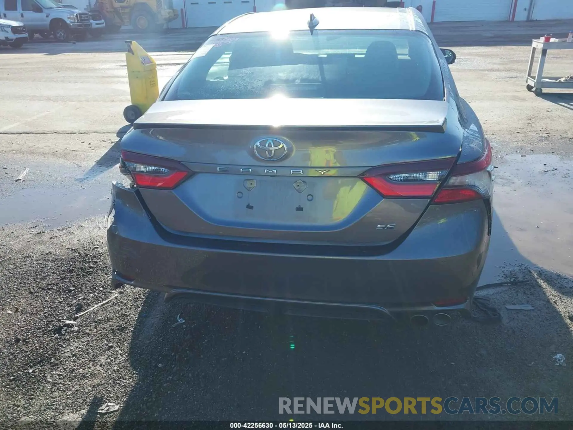 16 Фотография поврежденного автомобиля 4T1G11AK6RU239071 TOYOTA CAMRY 2024