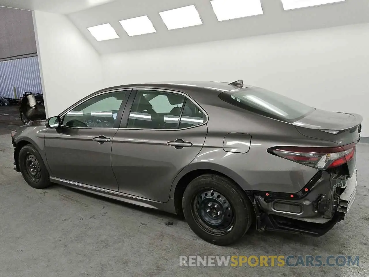 2 Фотография поврежденного автомобиля 4T1G11AK6RU848466 TOYOTA CAMRY 2024