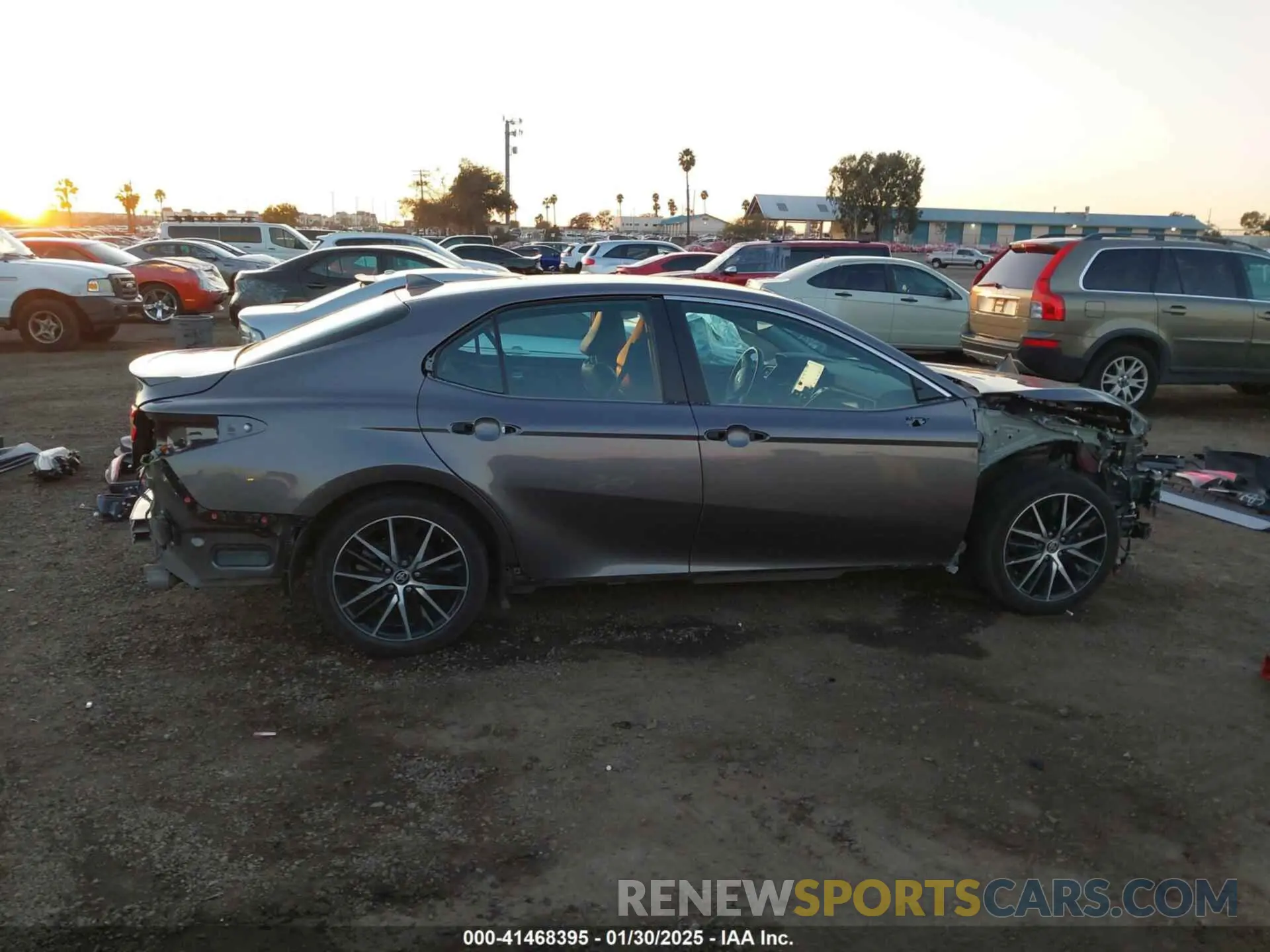 14 Фотография поврежденного автомобиля 4T1G11AK7RU868614 TOYOTA CAMRY 2024