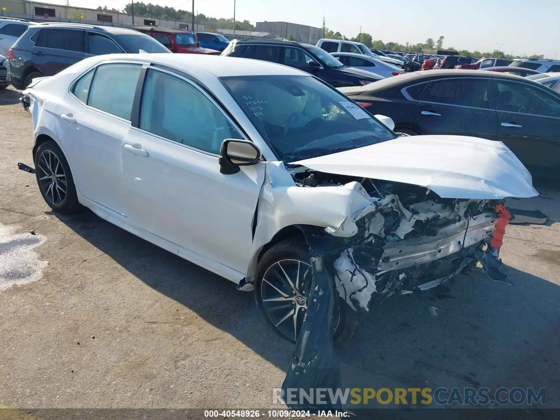 1 Фотография поврежденного автомобиля 4T1G11AK8RU851028 TOYOTA CAMRY 2024