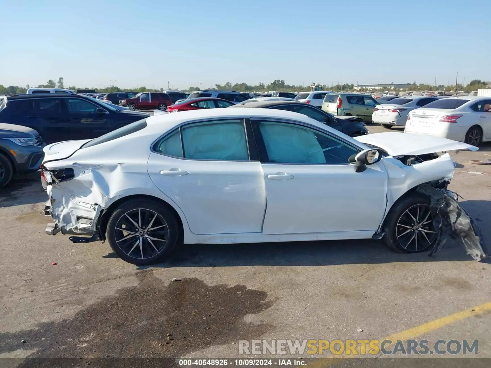 13 Фотография поврежденного автомобиля 4T1G11AK8RU851028 TOYOTA CAMRY 2024