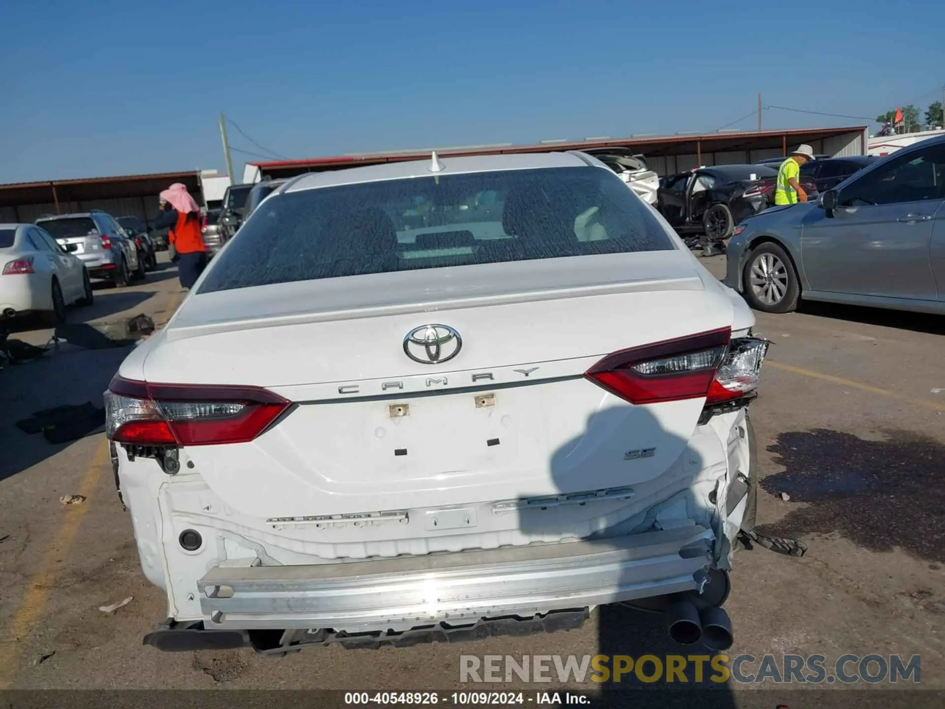 16 Фотография поврежденного автомобиля 4T1G11AK8RU851028 TOYOTA CAMRY 2024