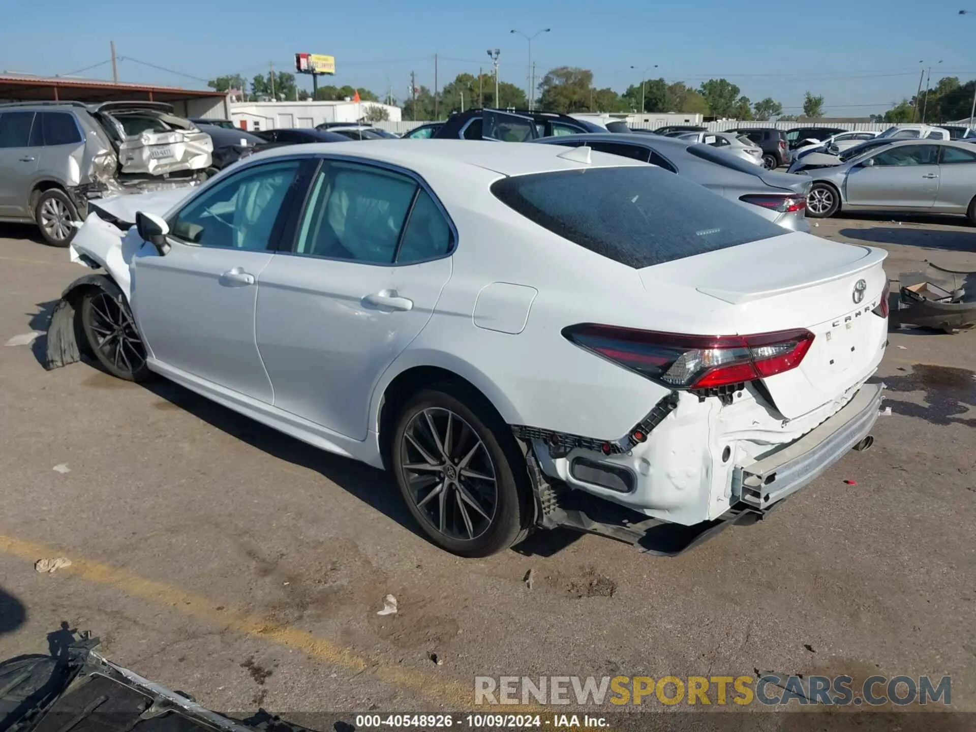 3 Фотография поврежденного автомобиля 4T1G11AK8RU851028 TOYOTA CAMRY 2024