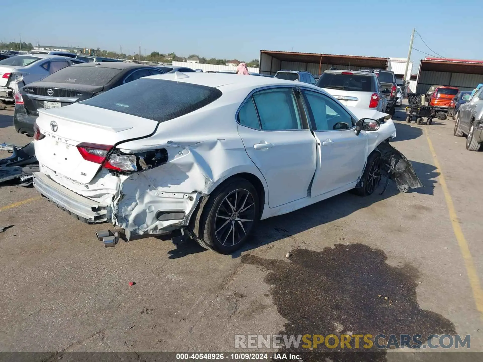 4 Фотография поврежденного автомобиля 4T1G11AK8RU851028 TOYOTA CAMRY 2024