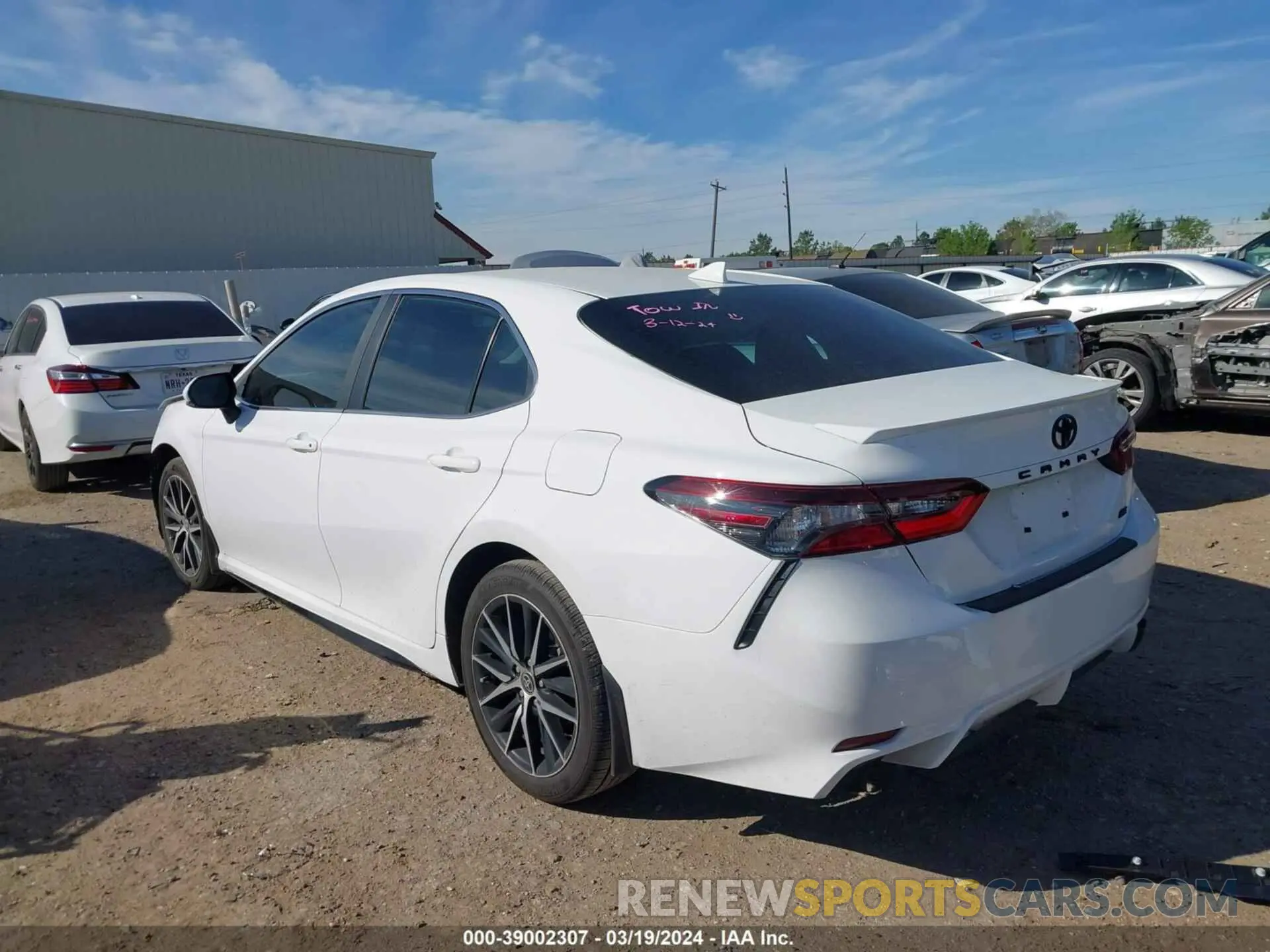 3 Фотография поврежденного автомобиля 4T1G11AK8RU858240 TOYOTA CAMRY 2024