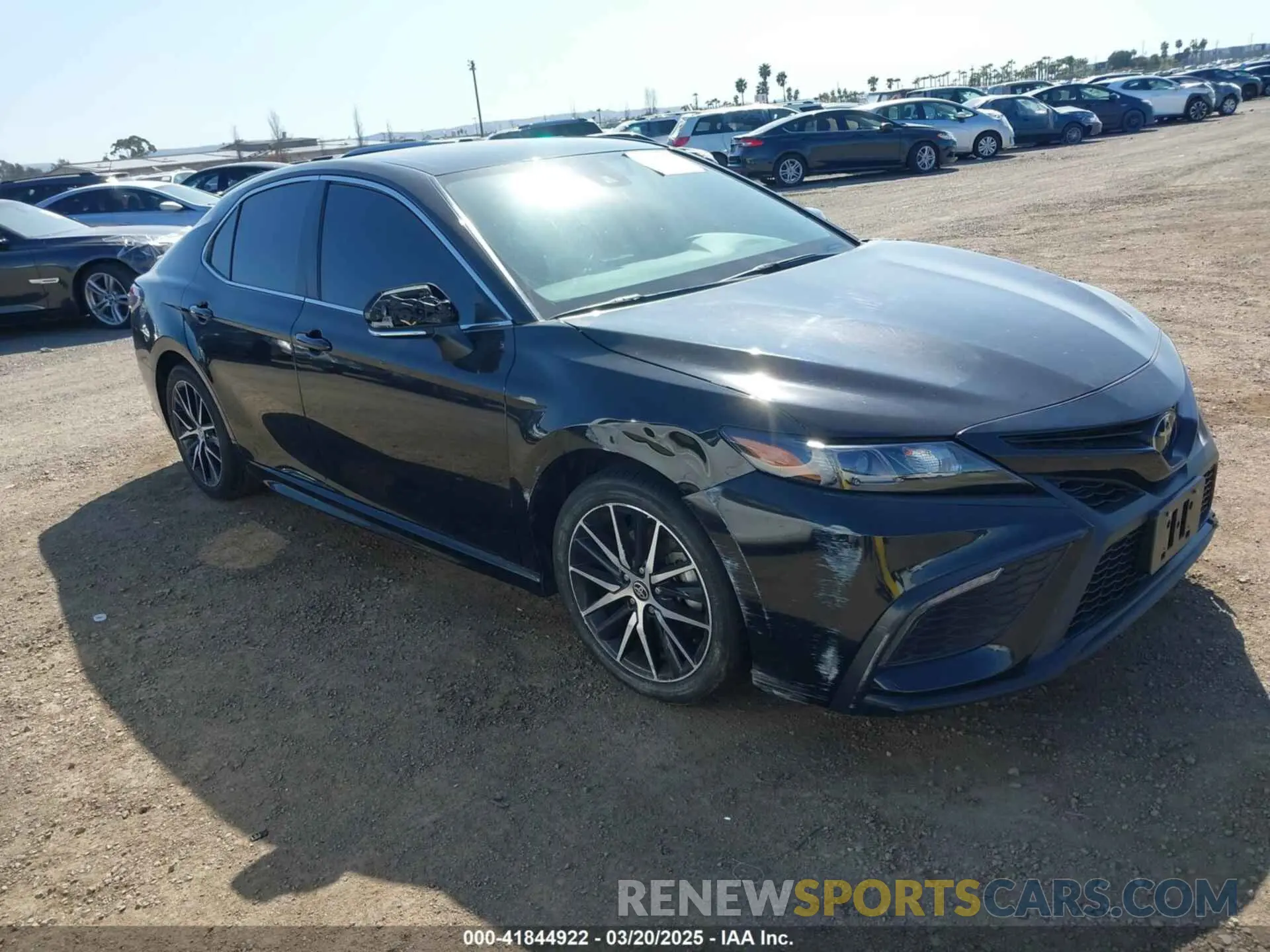 1 Фотография поврежденного автомобиля 4T1G11AK9RU240229 TOYOTA CAMRY 2024