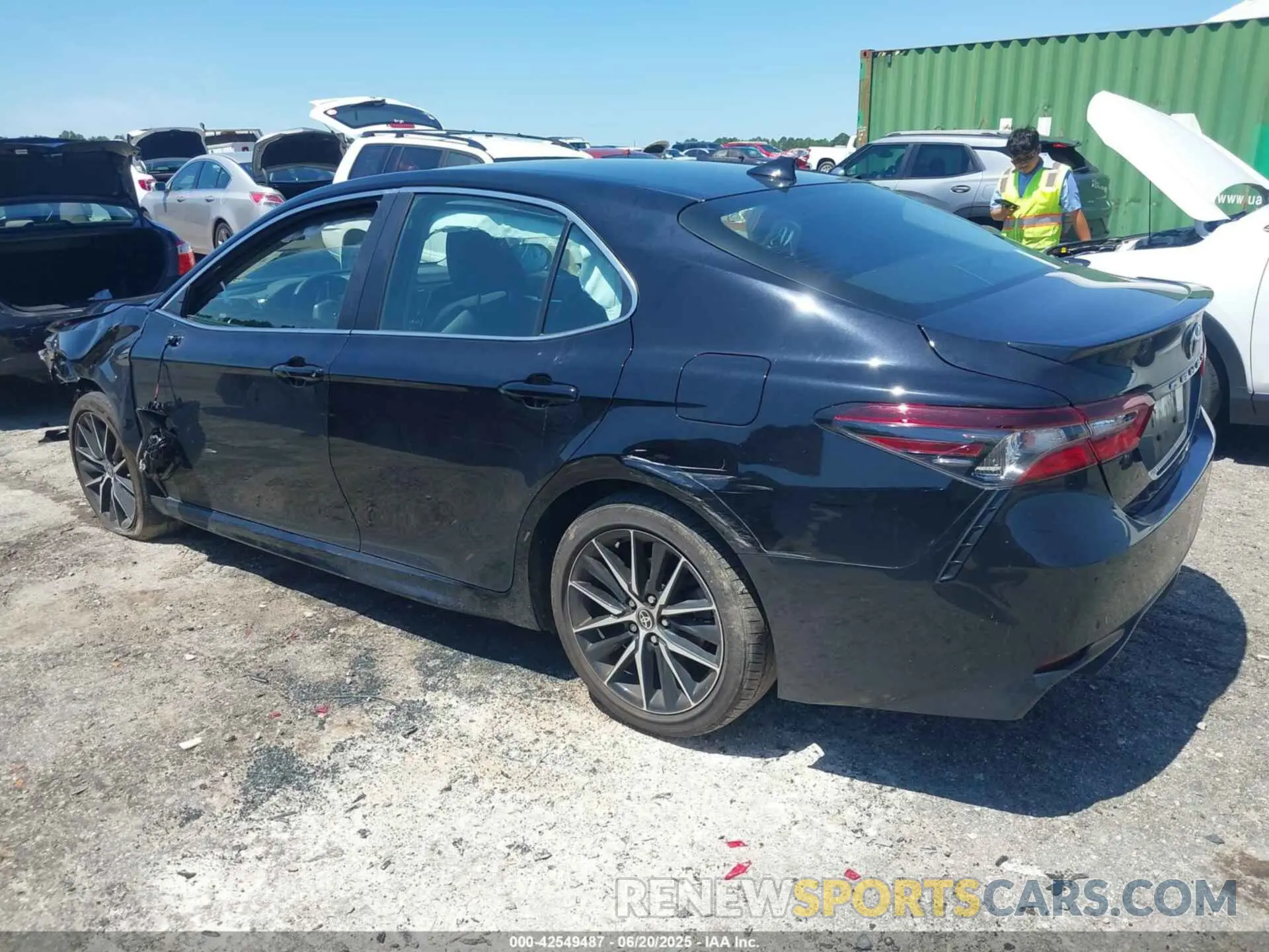 3 Фотография поврежденного автомобиля 4T1G11AKXRU213511 TOYOTA CAMRY 2024