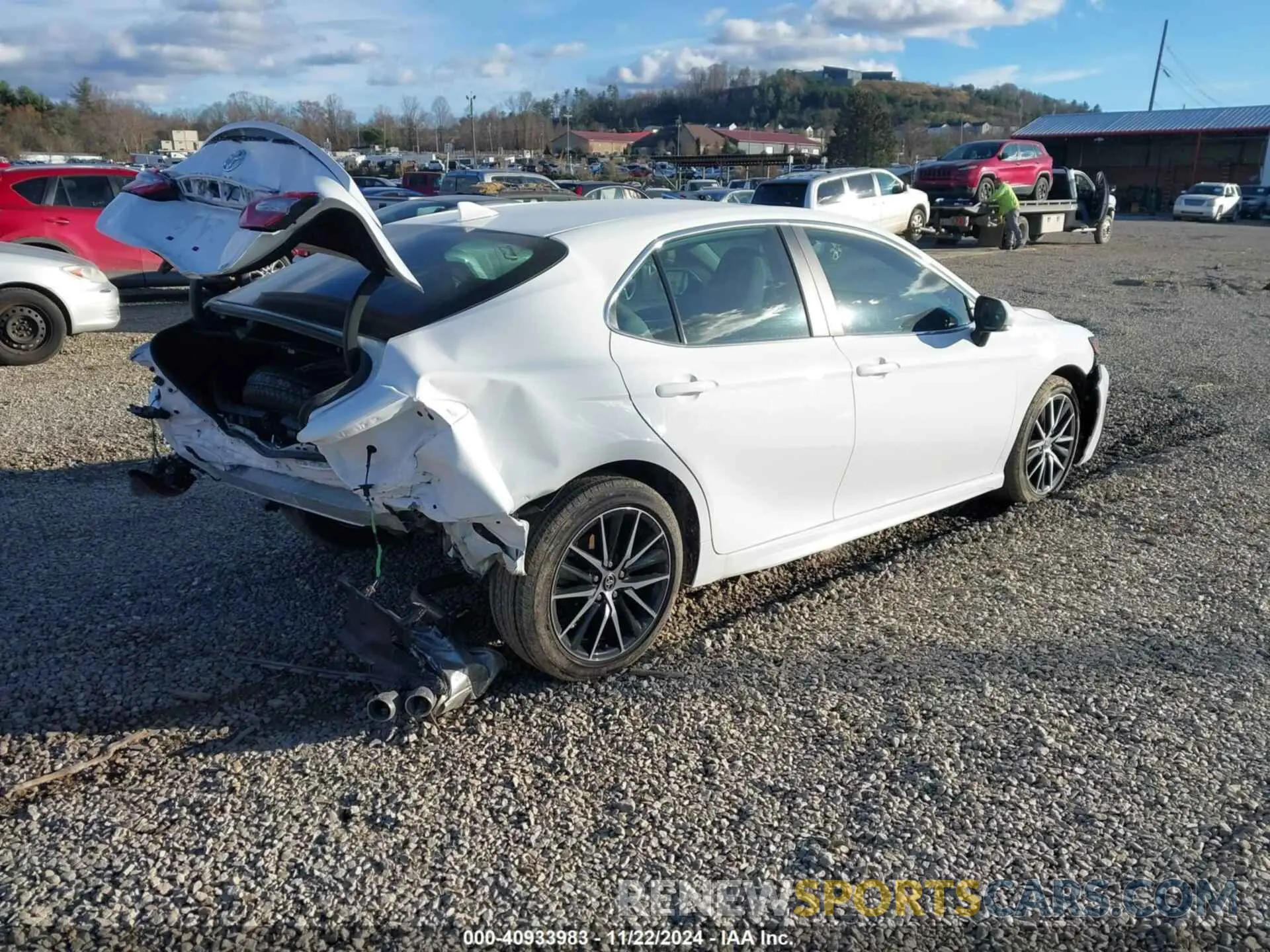 4 Фотография поврежденного автомобиля 4T1G11AKXRU245665 TOYOTA CAMRY 2024