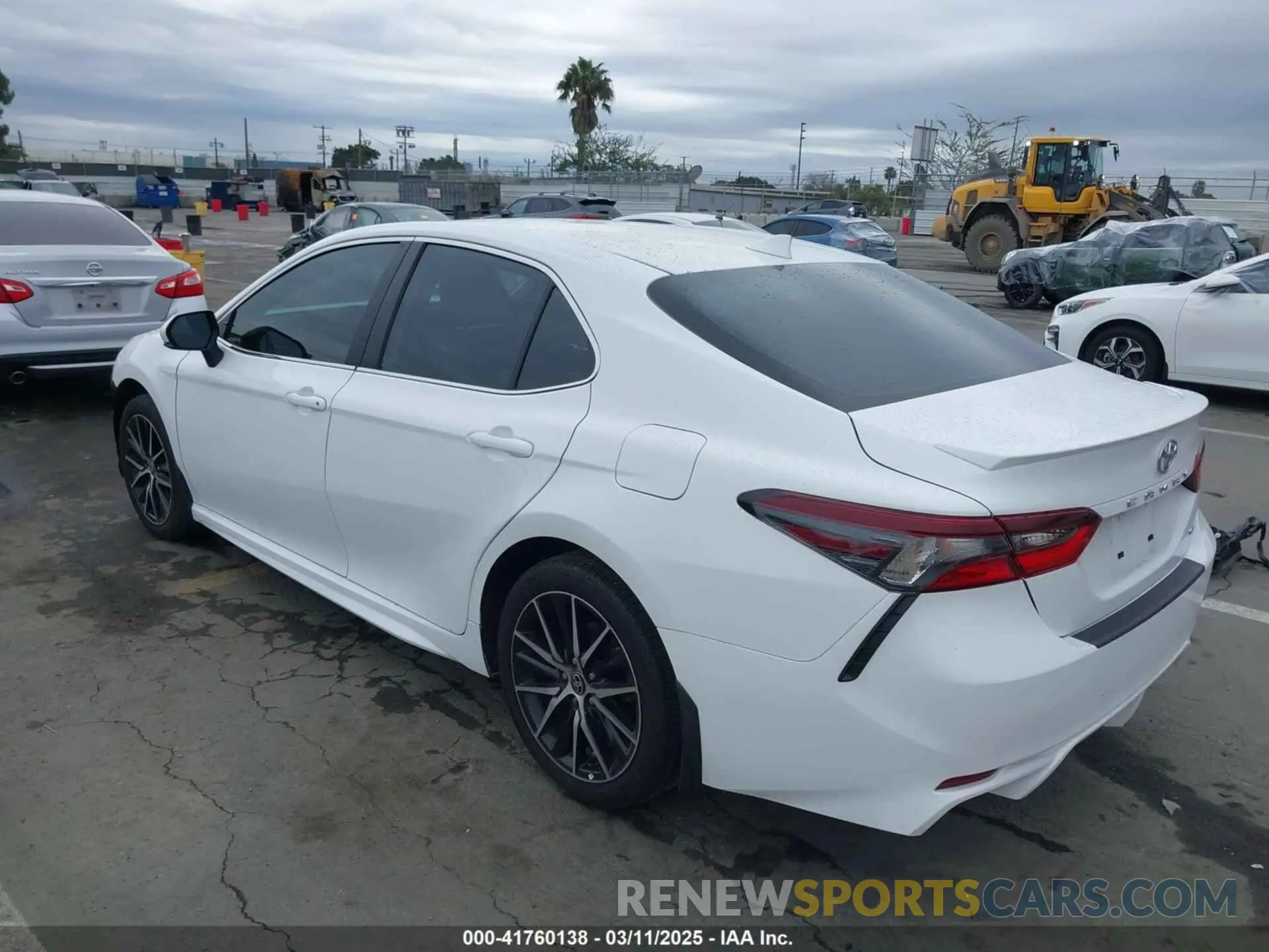 3 Фотография поврежденного автомобиля 4T1G11AKXRU846591 TOYOTA CAMRY 2024