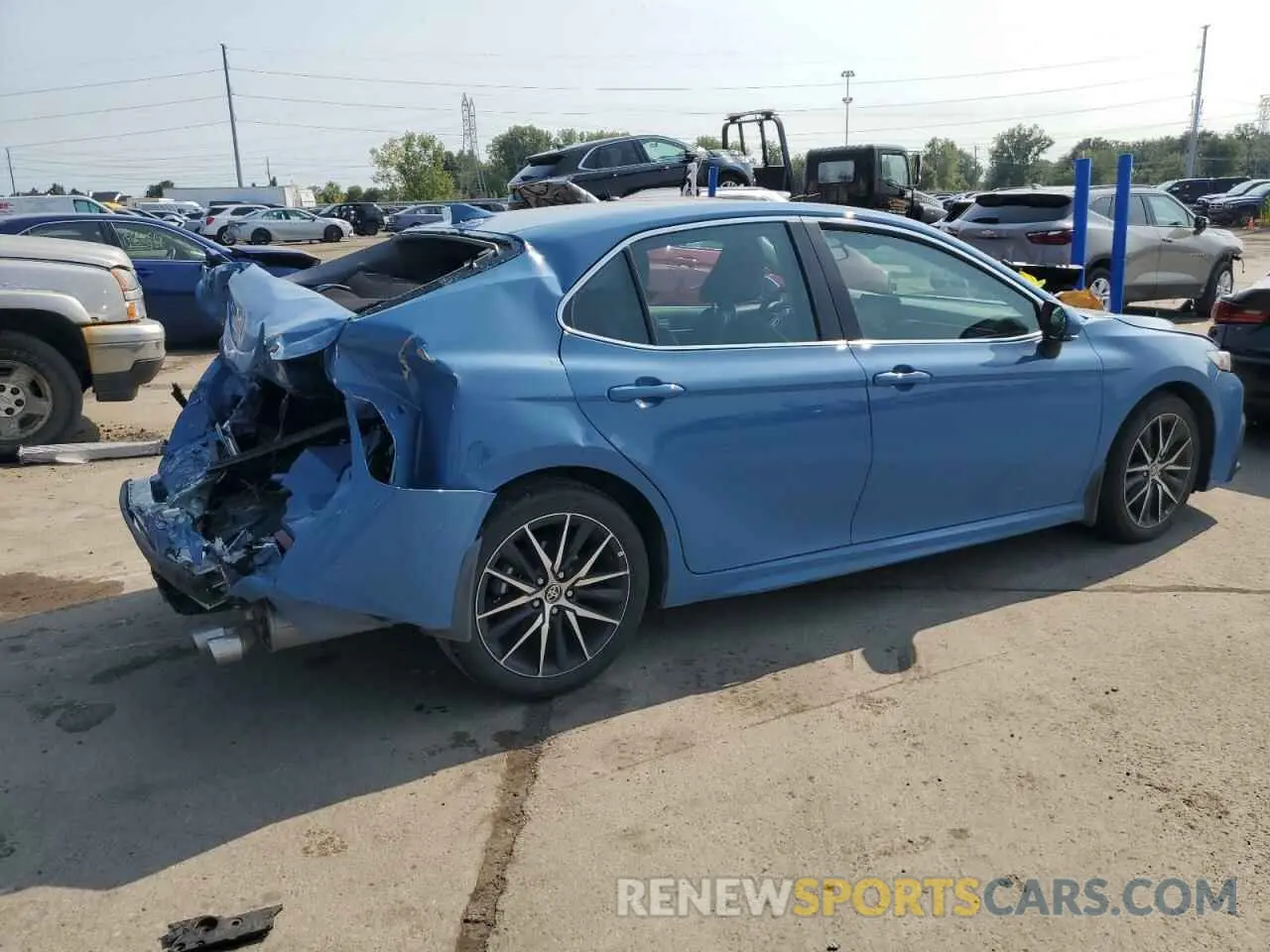 3 Фотография поврежденного автомобиля 4T1G11BK0RU129485 TOYOTA CAMRY 2024