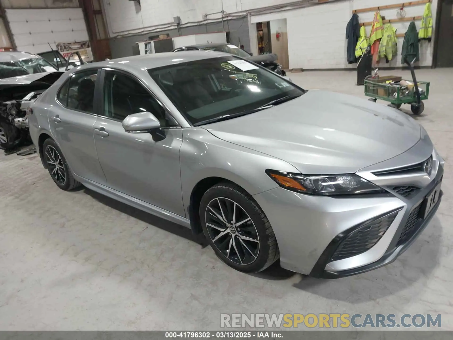 1 Фотография поврежденного автомобиля 4T1G11BK3RU115189 TOYOTA CAMRY 2024