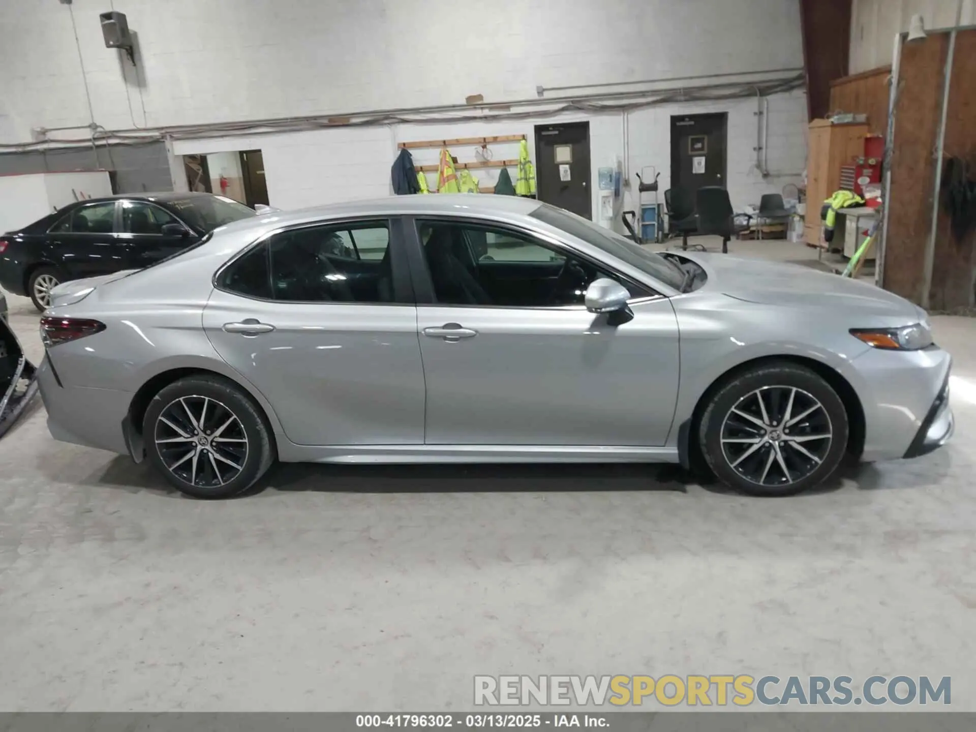 13 Фотография поврежденного автомобиля 4T1G11BK3RU115189 TOYOTA CAMRY 2024