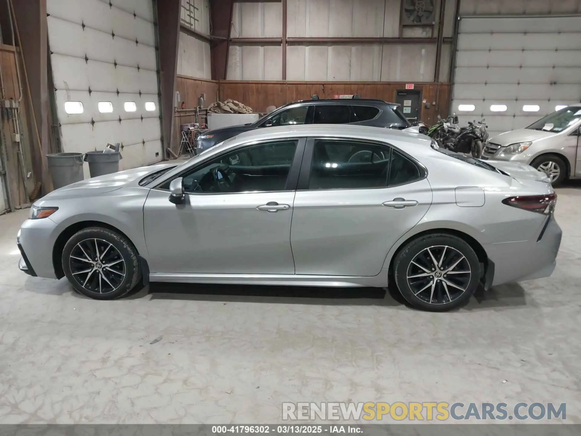14 Фотография поврежденного автомобиля 4T1G11BK3RU115189 TOYOTA CAMRY 2024