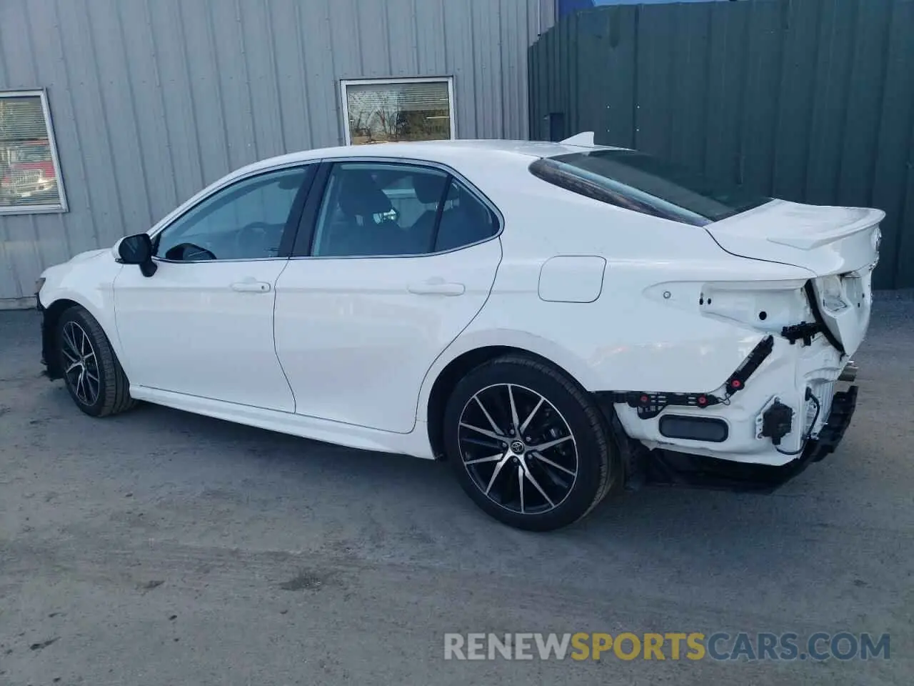2 Фотография поврежденного автомобиля 4T1G11BK7RU117821 TOYOTA CAMRY 2024