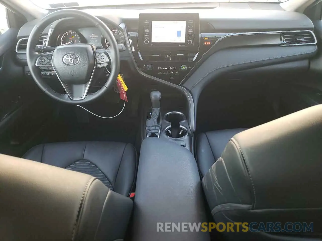 8 Фотография поврежденного автомобиля 4T1G11BK7RU117821 TOYOTA CAMRY 2024