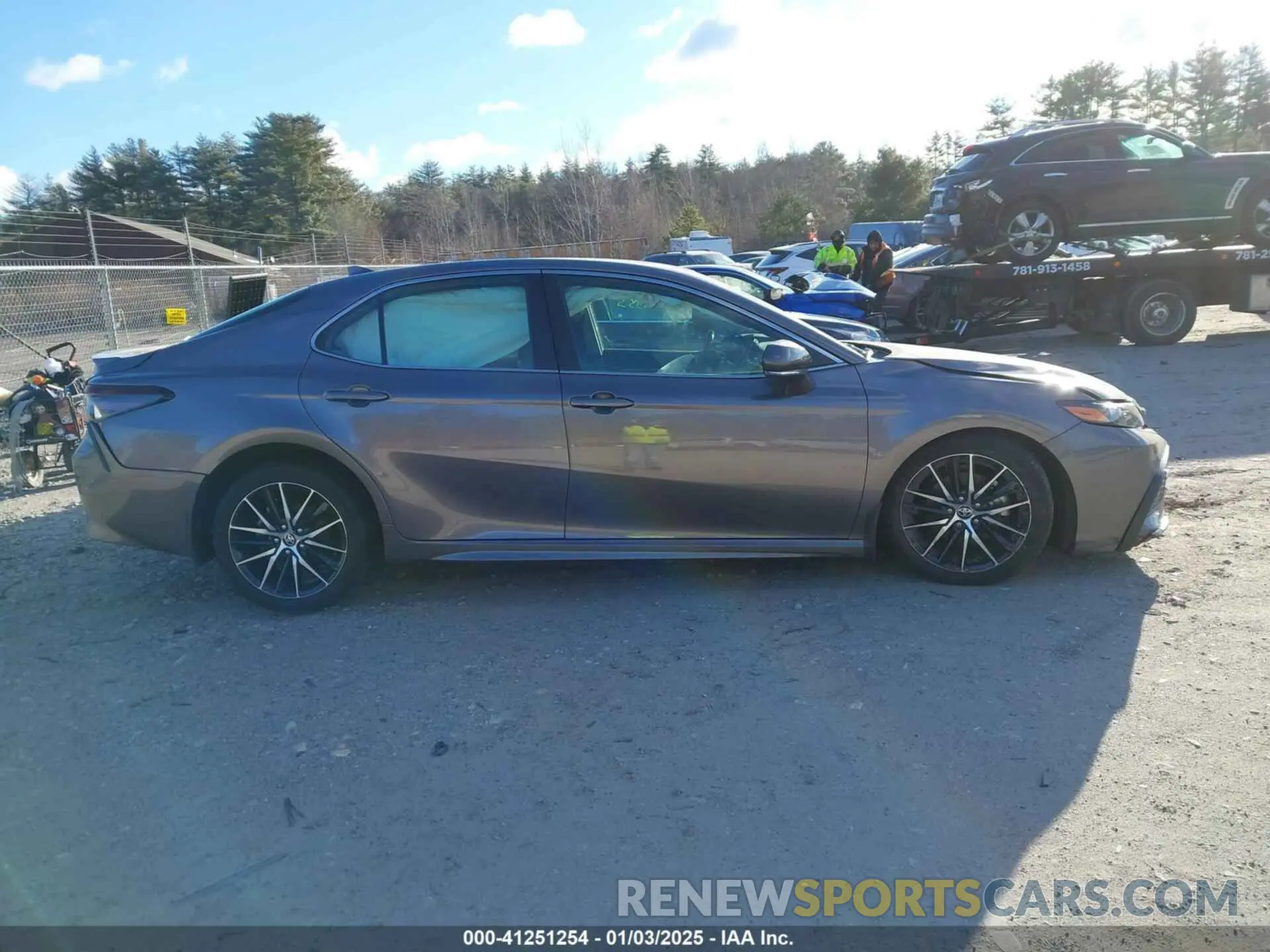 12 Фотография поврежденного автомобиля 4T1G11BKXRU117683 TOYOTA CAMRY 2024