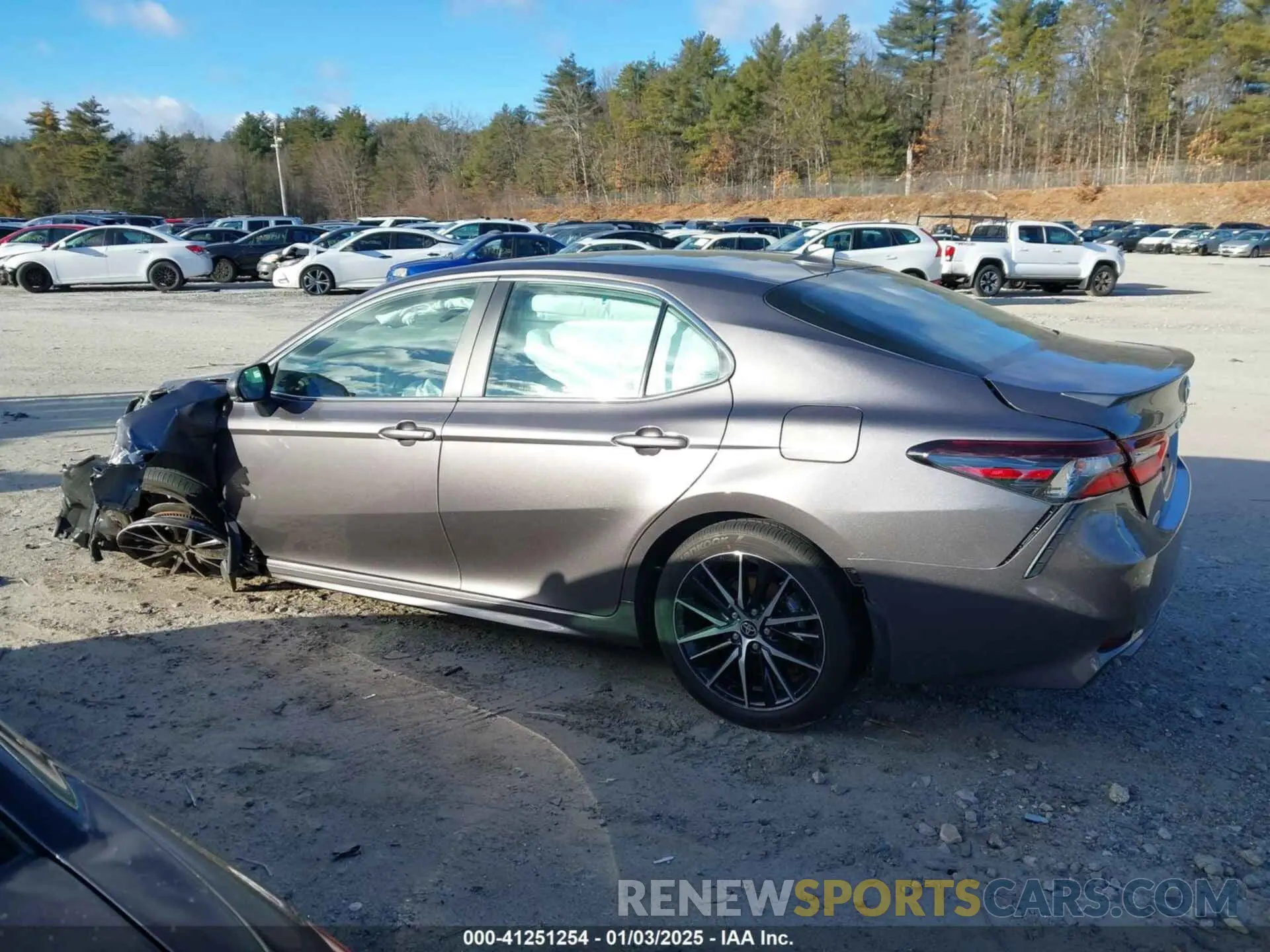 13 Фотография поврежденного автомобиля 4T1G11BKXRU117683 TOYOTA CAMRY 2024