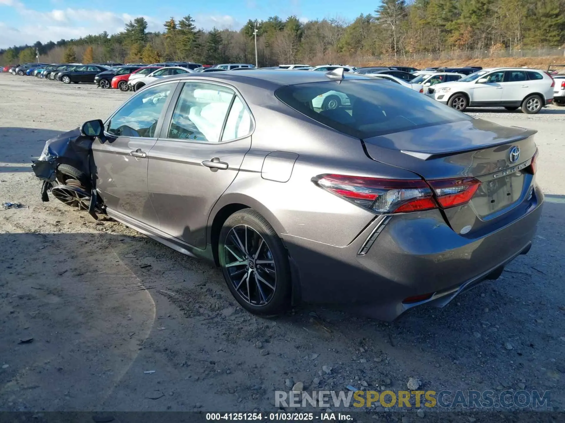 3 Фотография поврежденного автомобиля 4T1G11BKXRU117683 TOYOTA CAMRY 2024