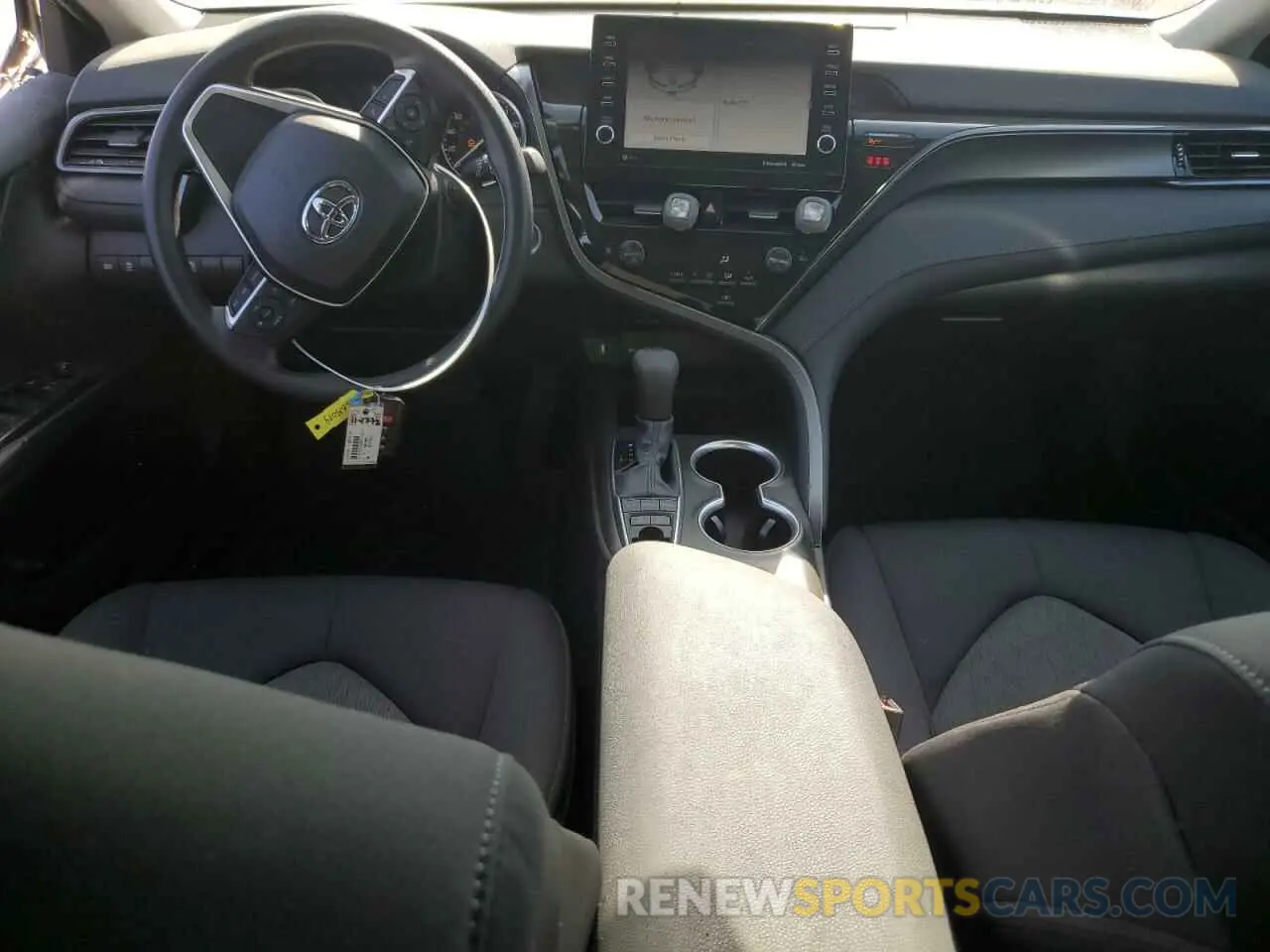 8 Фотография поврежденного автомобиля 4T1H31AK3RU631990 TOYOTA CAMRY 2024