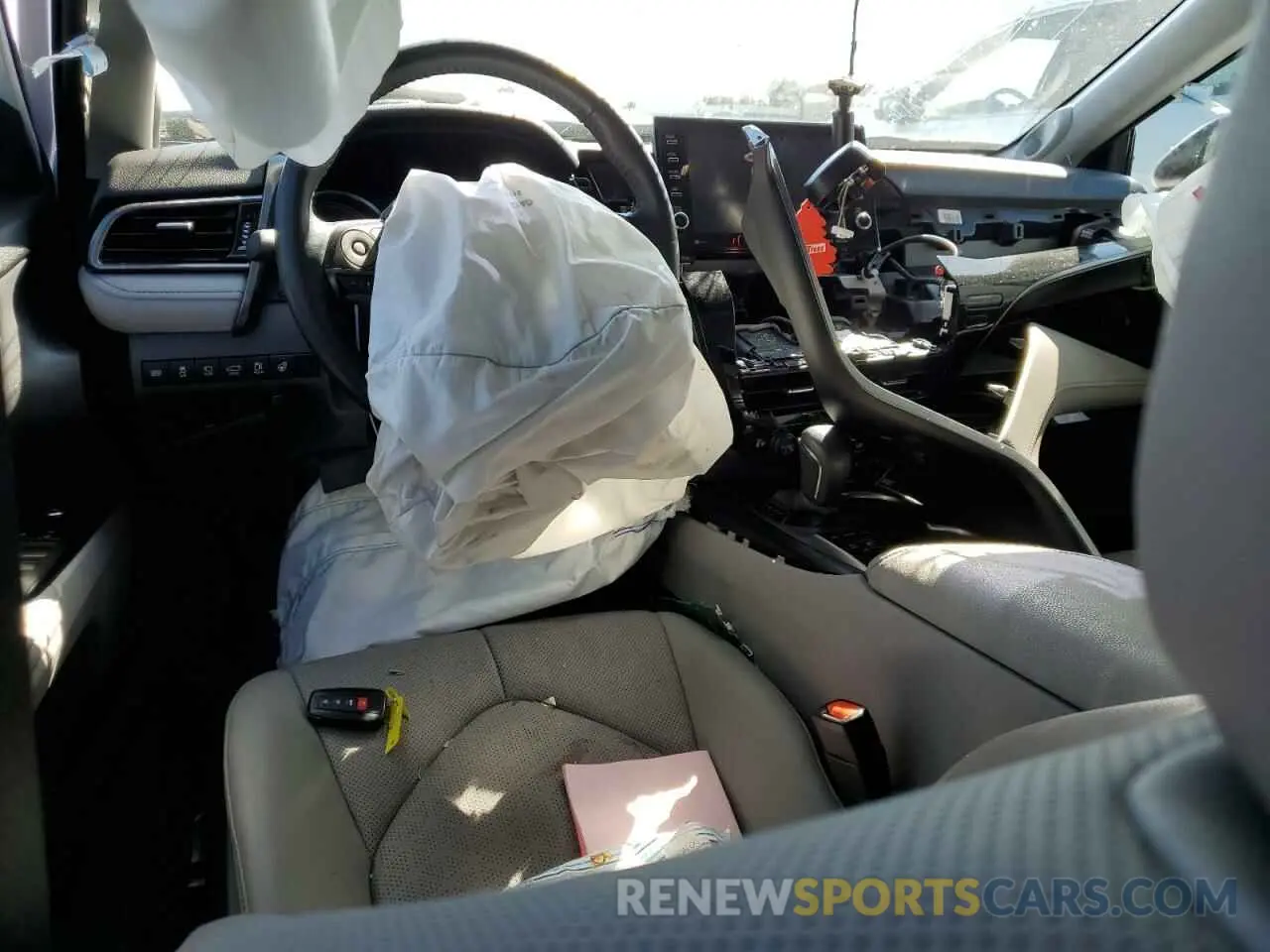 8 Photograph of a damaged car 4T1K31AK0RU623495 TOYOTA CAMRY 2024