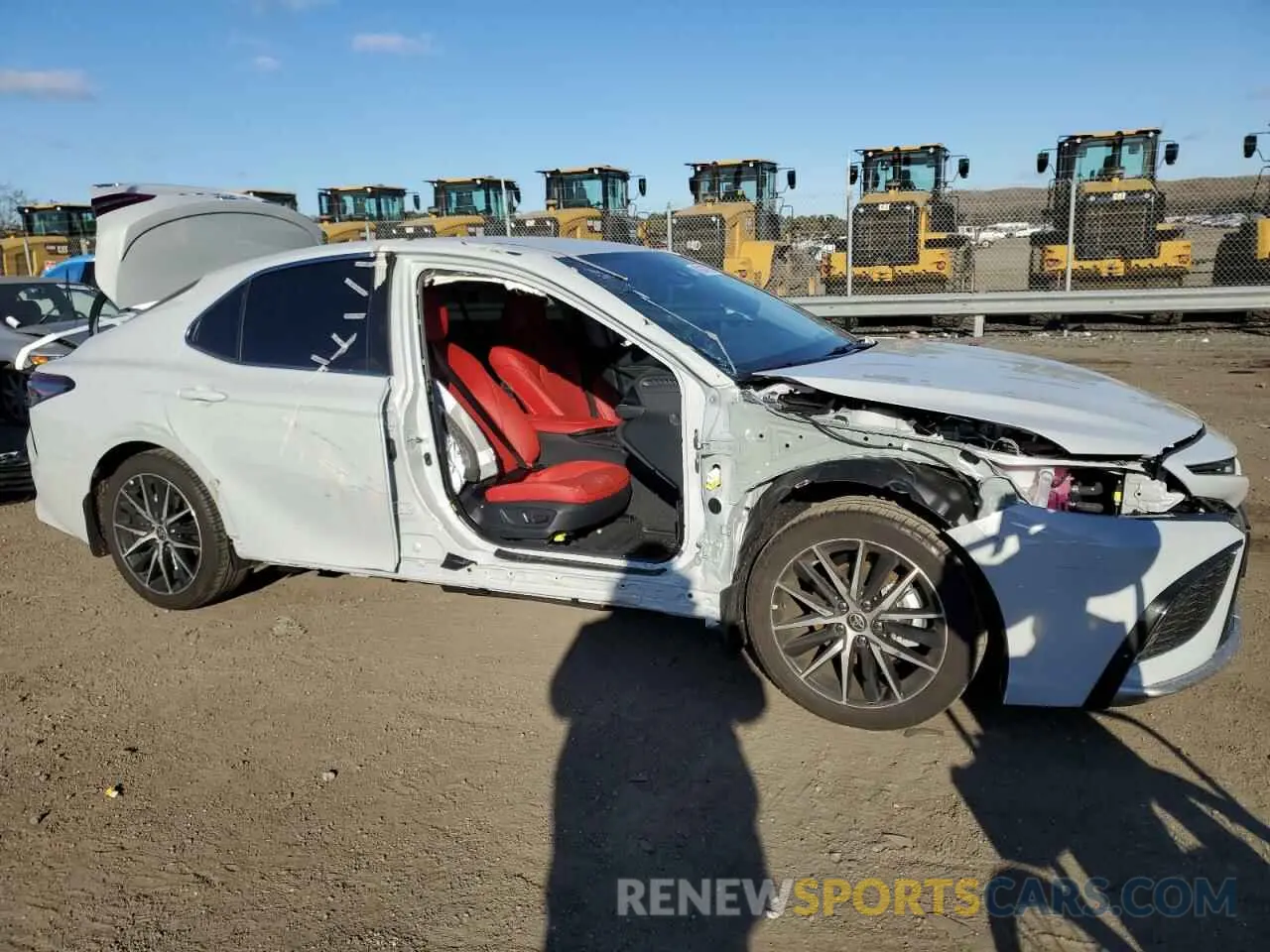 4 Photograph of a damaged car 4T1K31AK1RU061073 TOYOTA CAMRY 2024