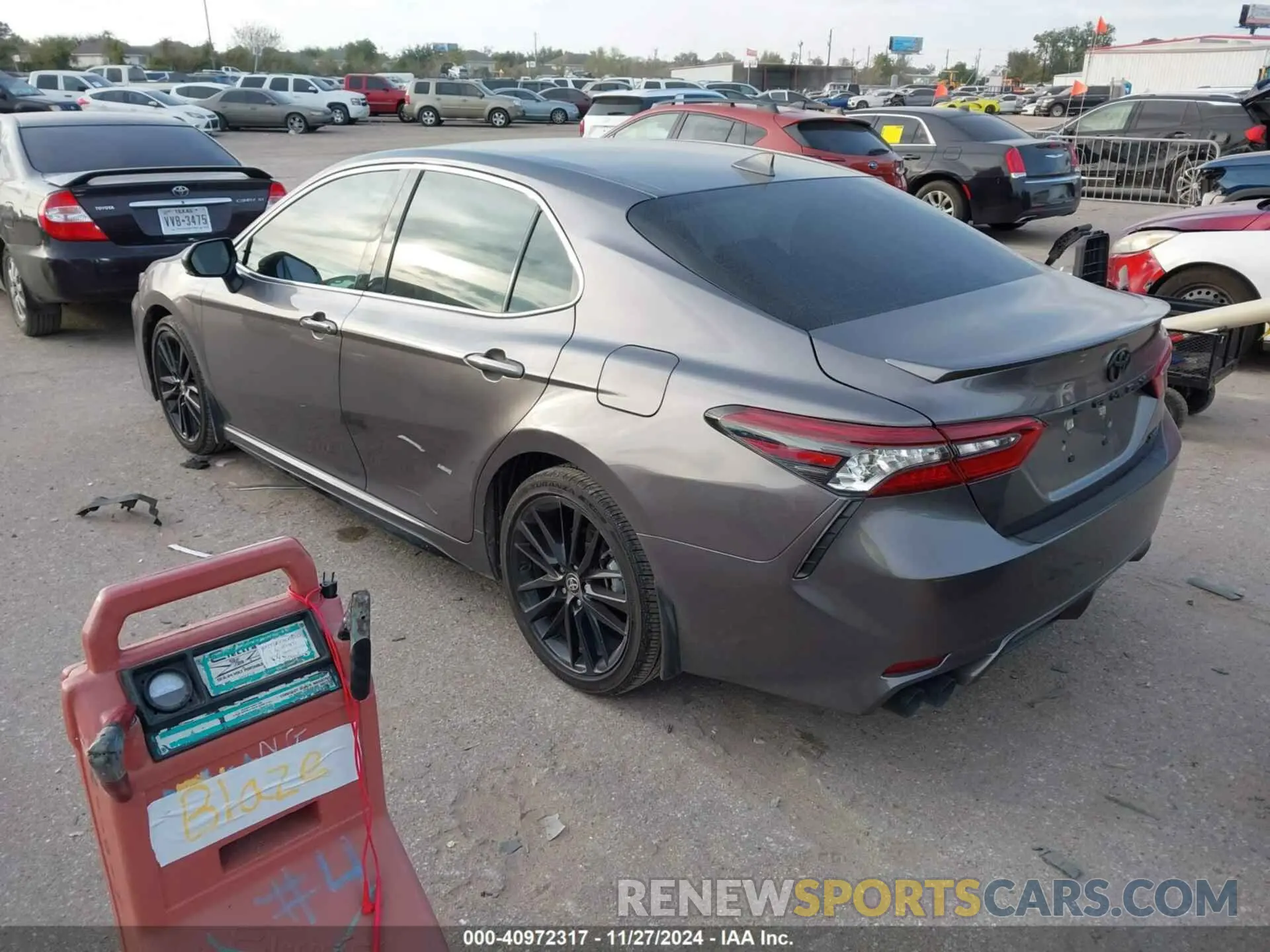 3 Photograph of a damaged car 4T1K61AK0RU258226 TOYOTA CAMRY 2024