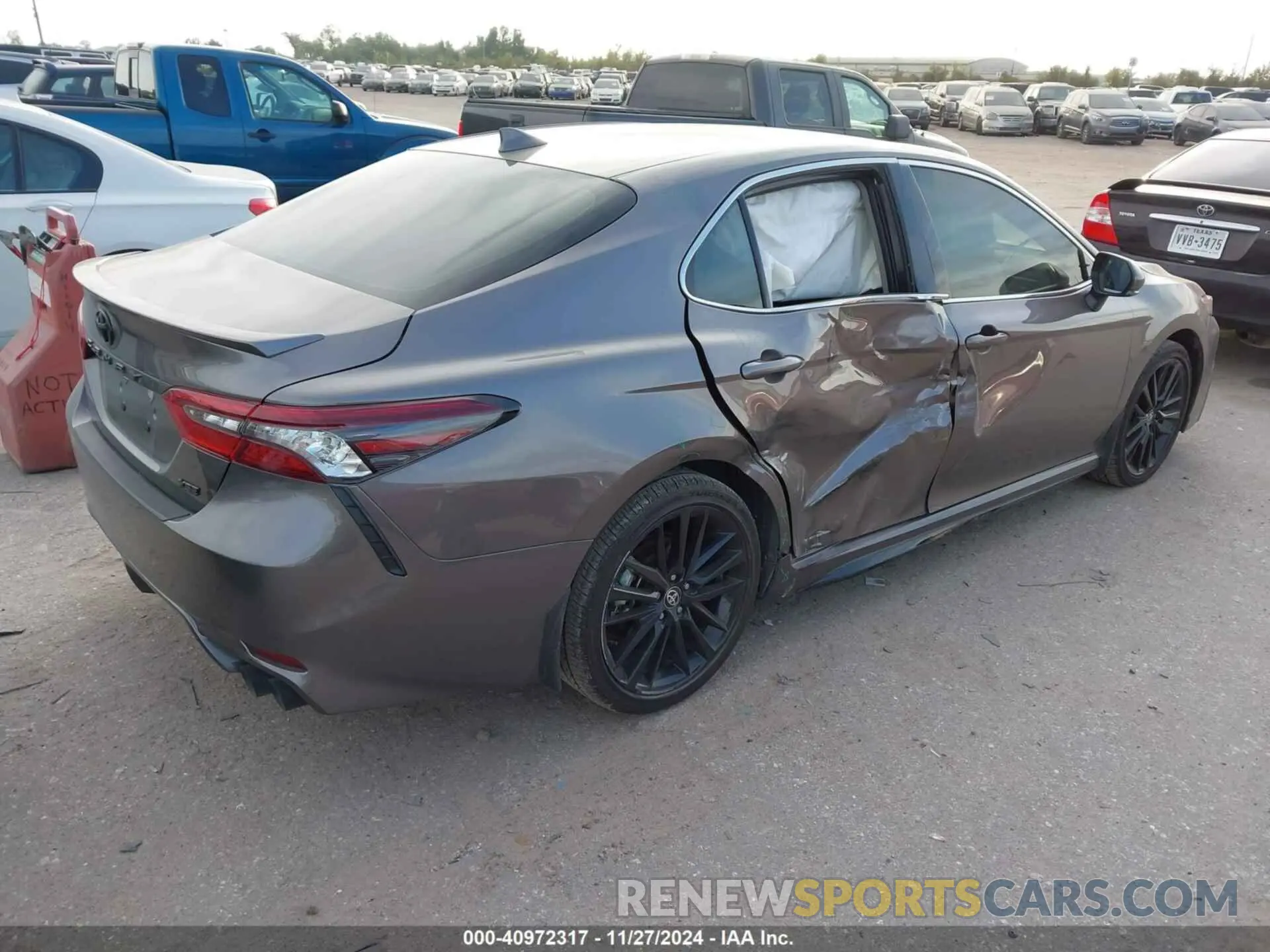 4 Photograph of a damaged car 4T1K61AK0RU258226 TOYOTA CAMRY 2024