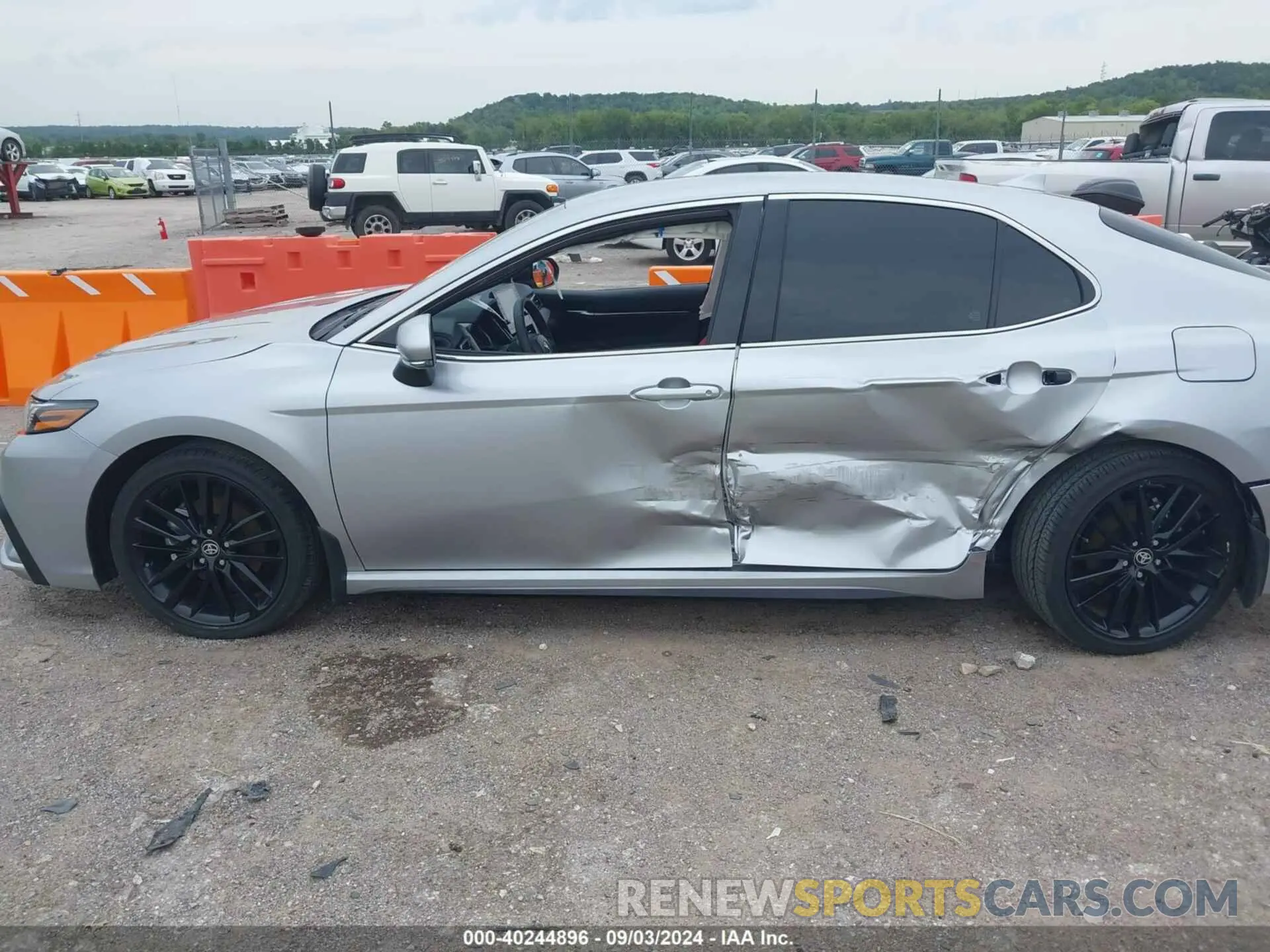 14 Photograph of a damaged car 4T1K61AK0RU915963 TOYOTA CAMRY 2024