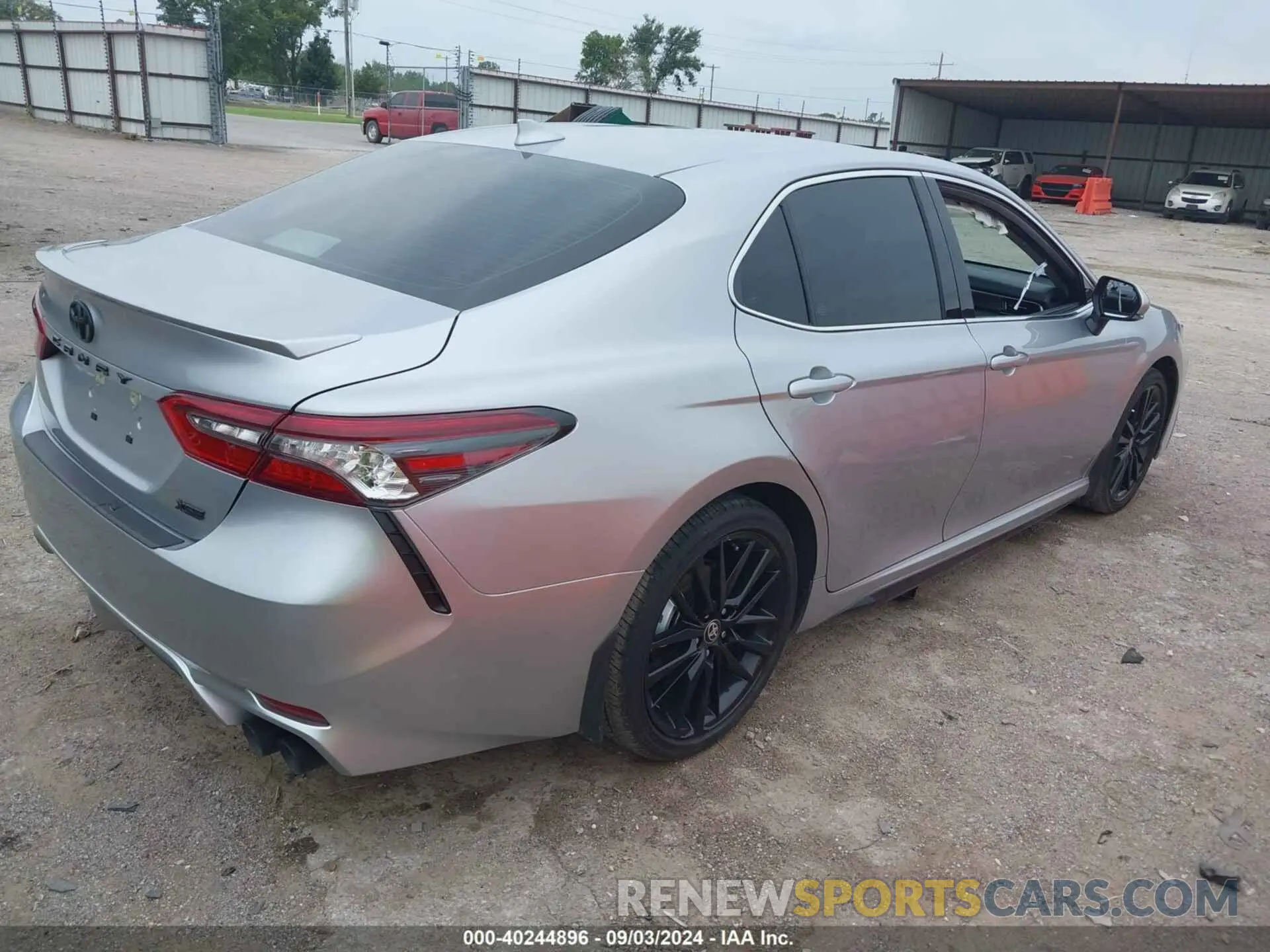 4 Photograph of a damaged car 4T1K61AK0RU915963 TOYOTA CAMRY 2024