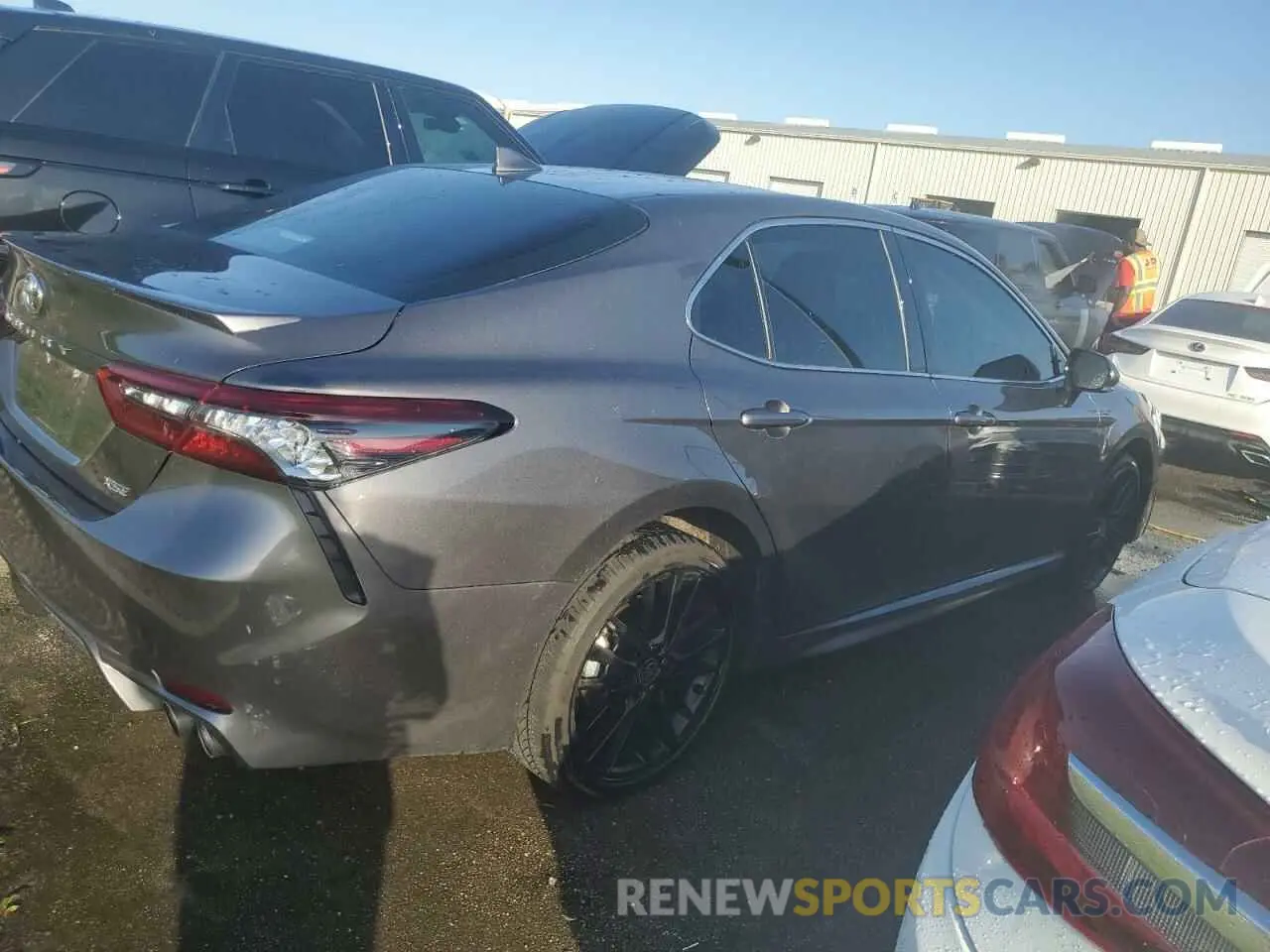 3 Photograph of a damaged car 4T1K61AK1RU884917 TOYOTA CAMRY 2024
