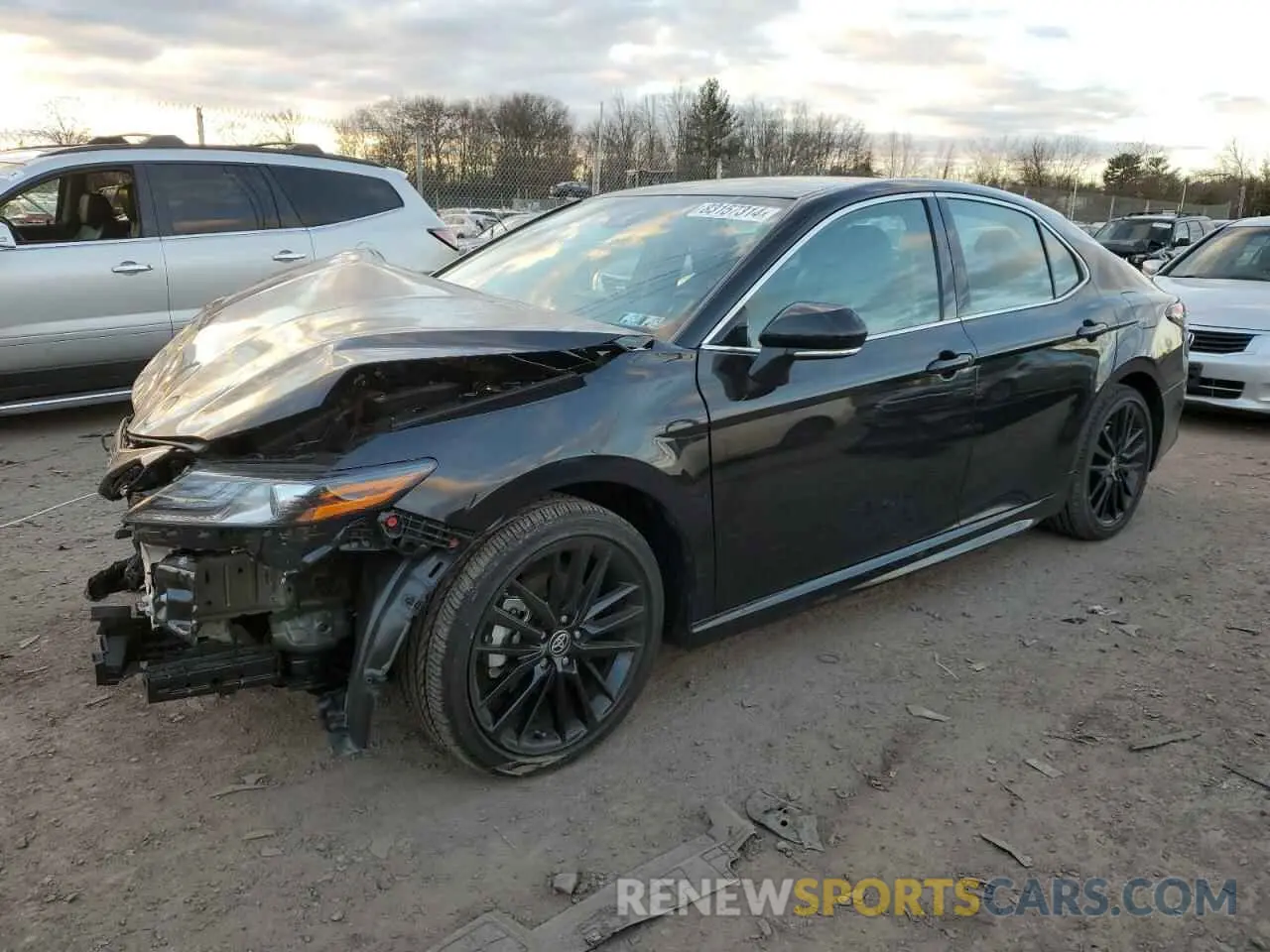 1 Фотография поврежденного автомобиля 4T1K61AK2RU261158 TOYOTA CAMRY 2024
